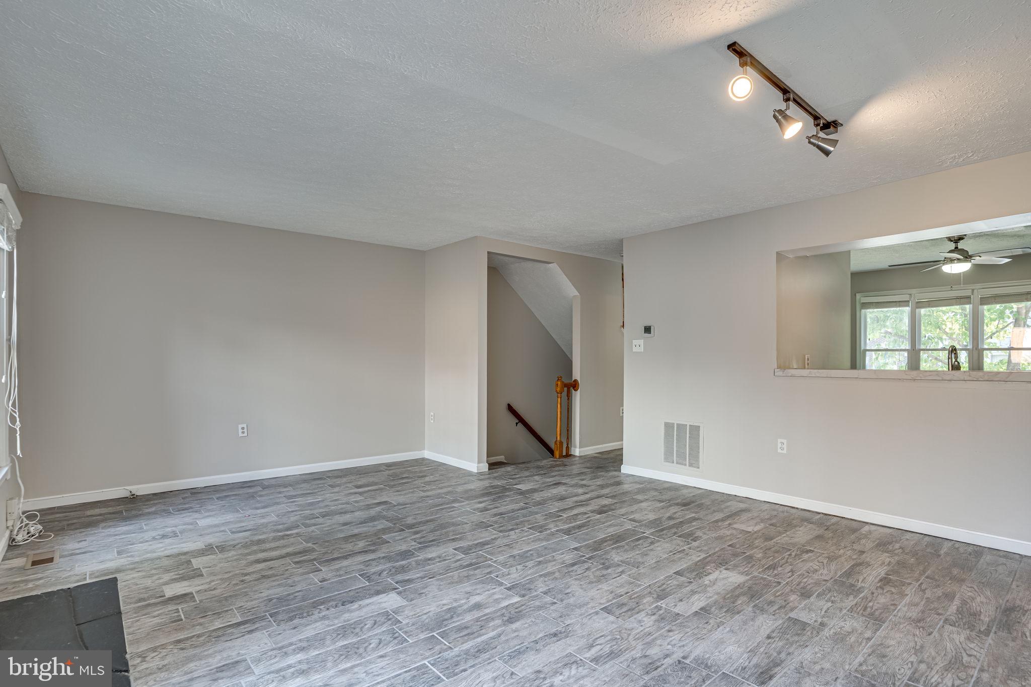 ROLLING FOREST - Residential Lease