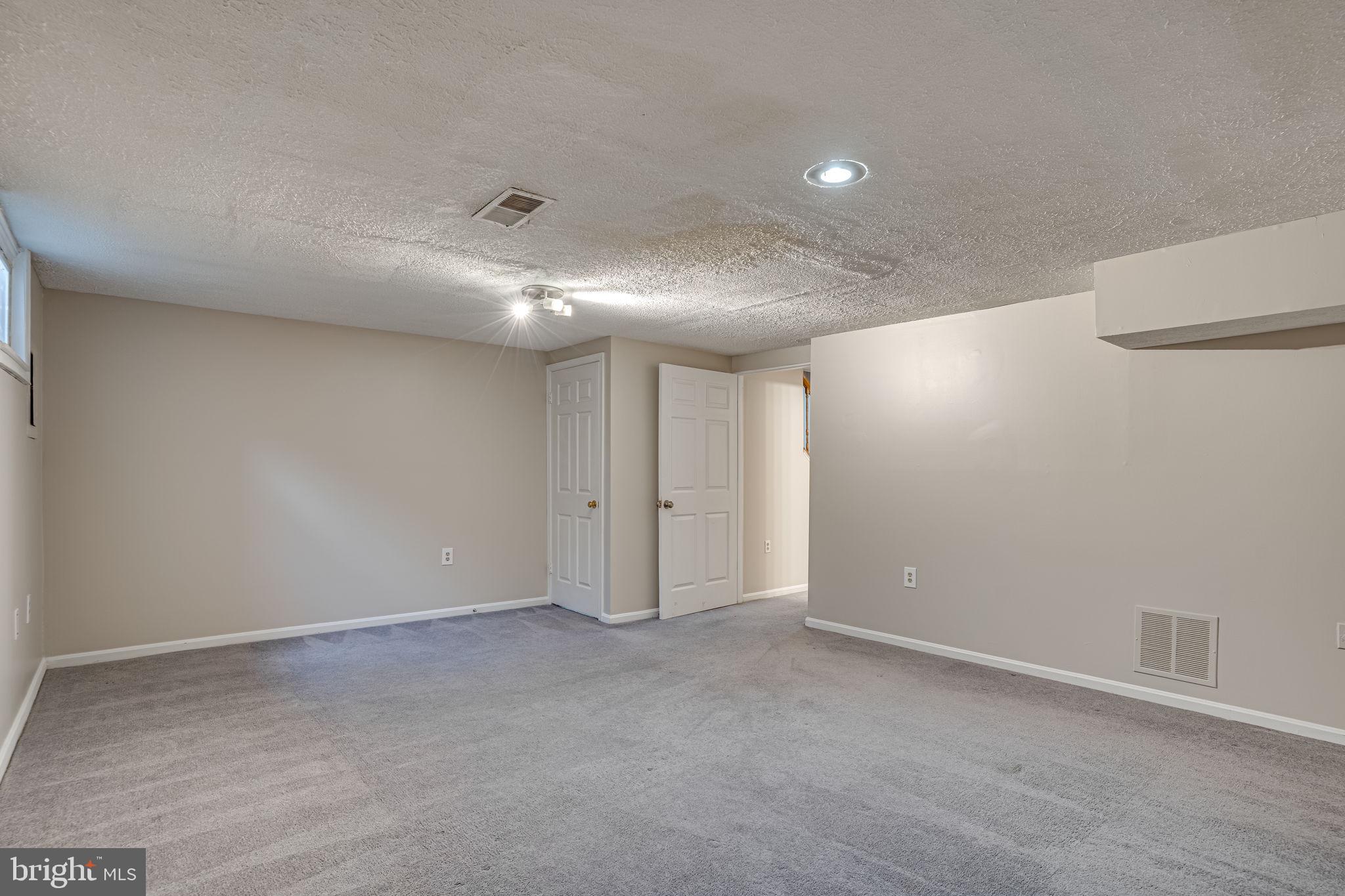 ROLLING FOREST - Residential Lease