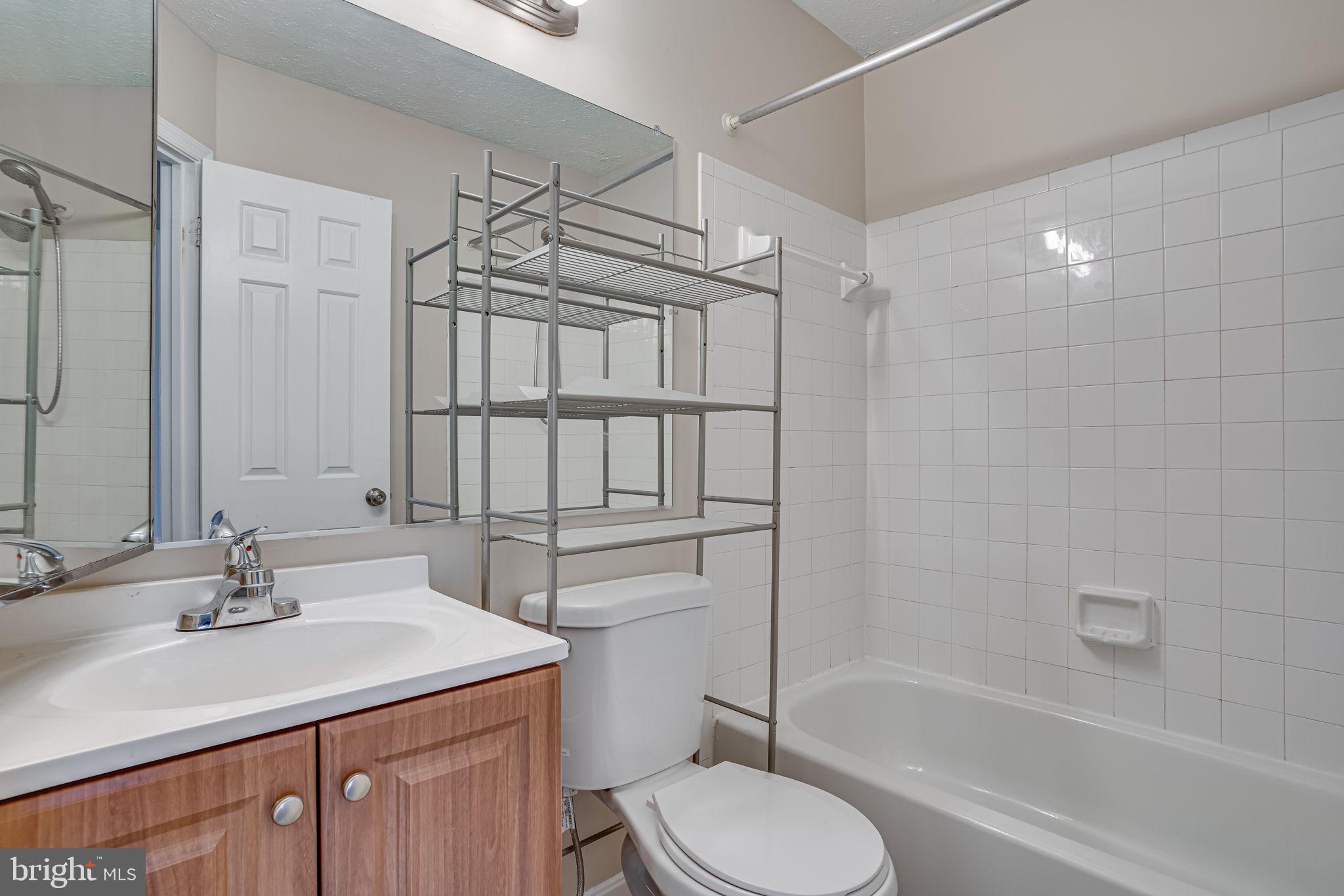 ROLLING FOREST - Residential Lease