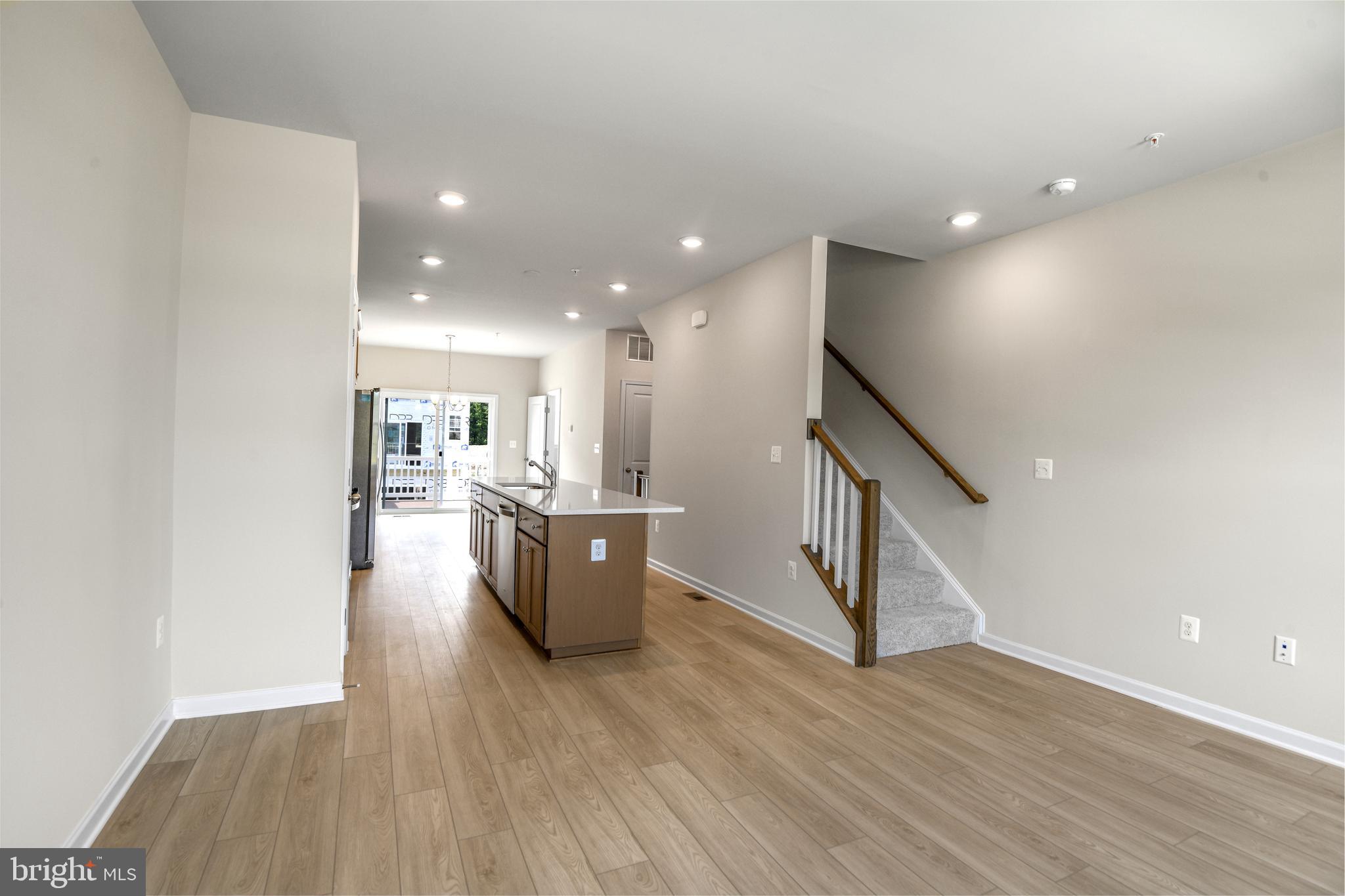 7833 PRESIDENTIAL PARKWAY