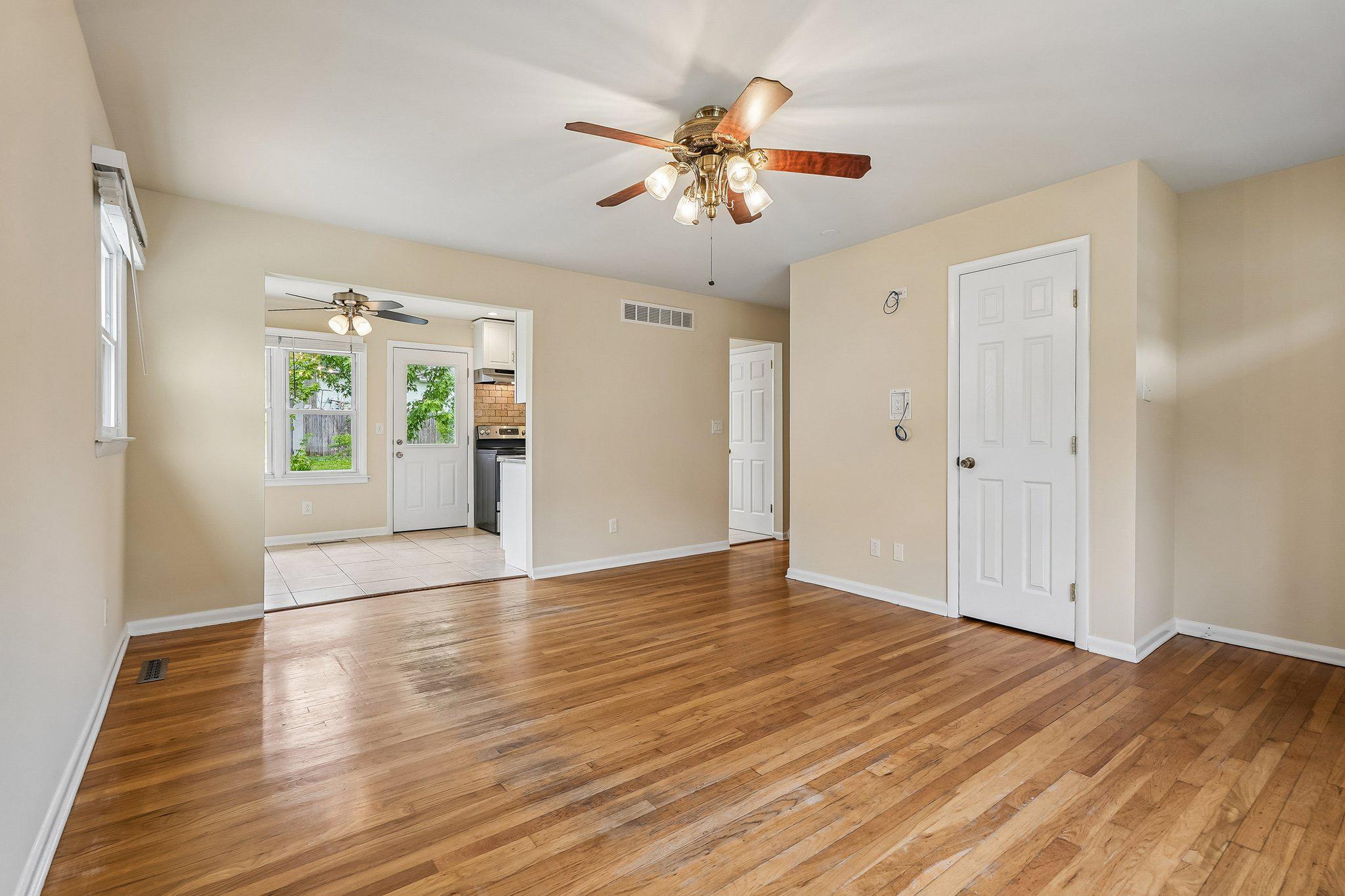120 E RUTHERFORD