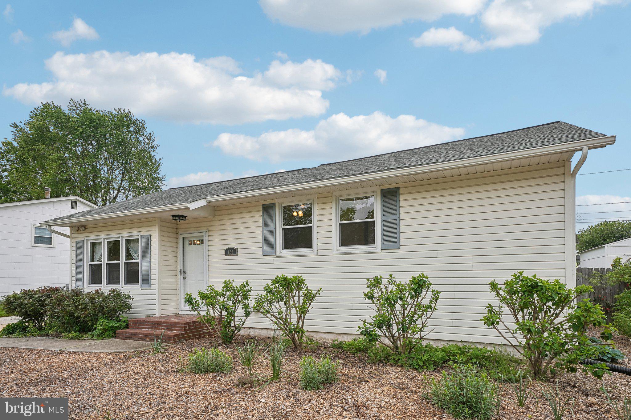 120 E RUTHERFORD