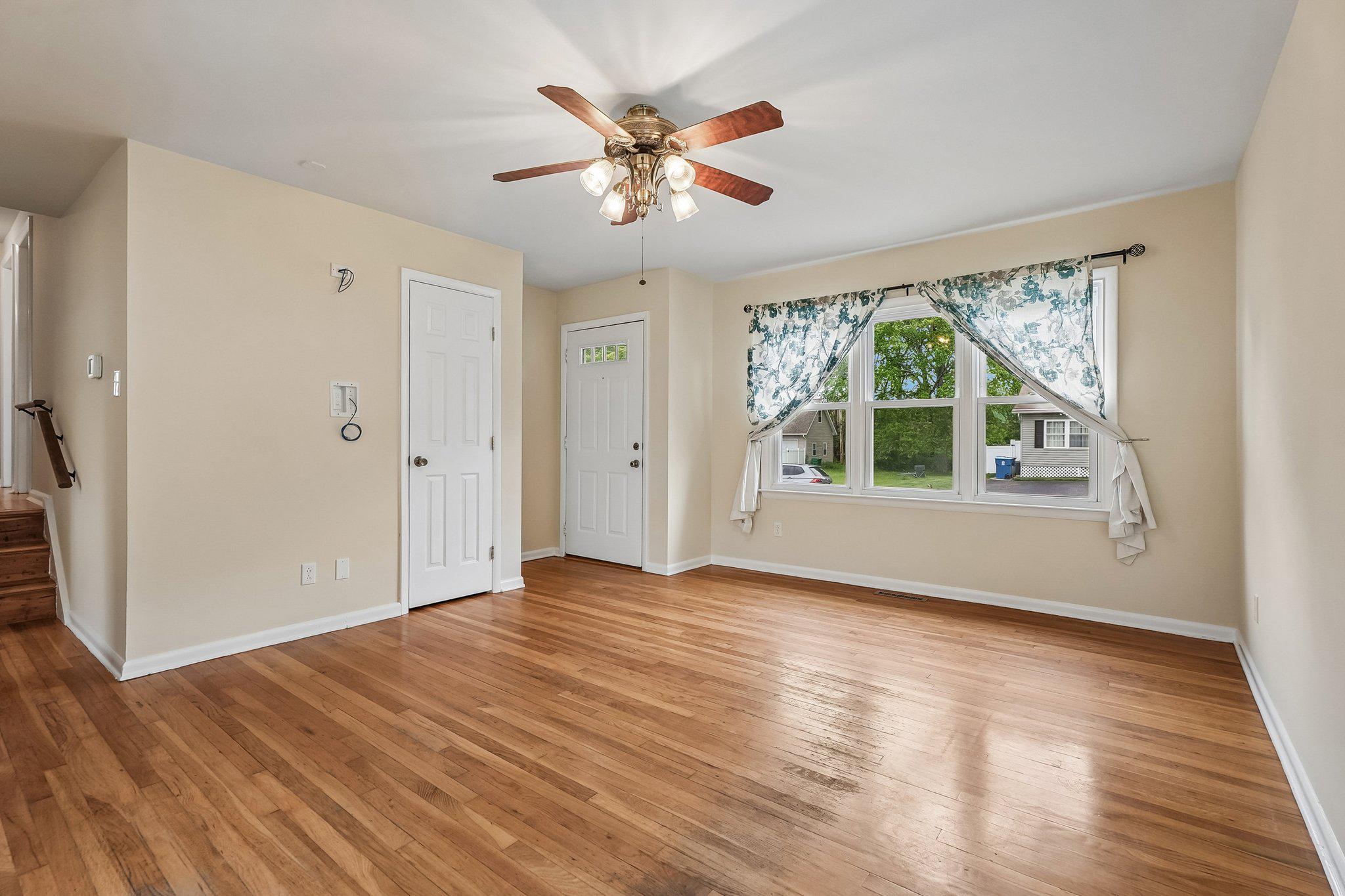 120 E RUTHERFORD