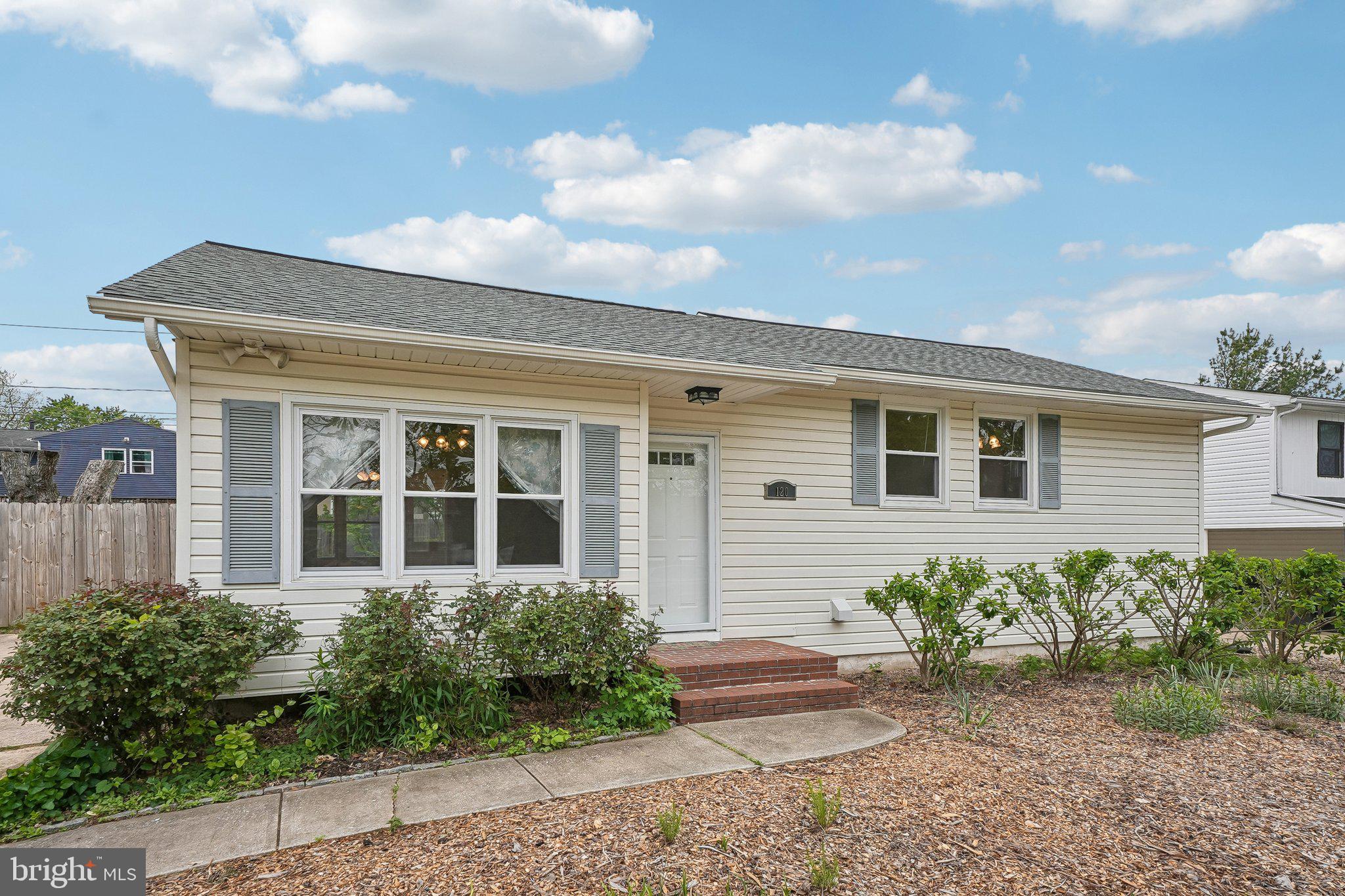 120 E RUTHERFORD