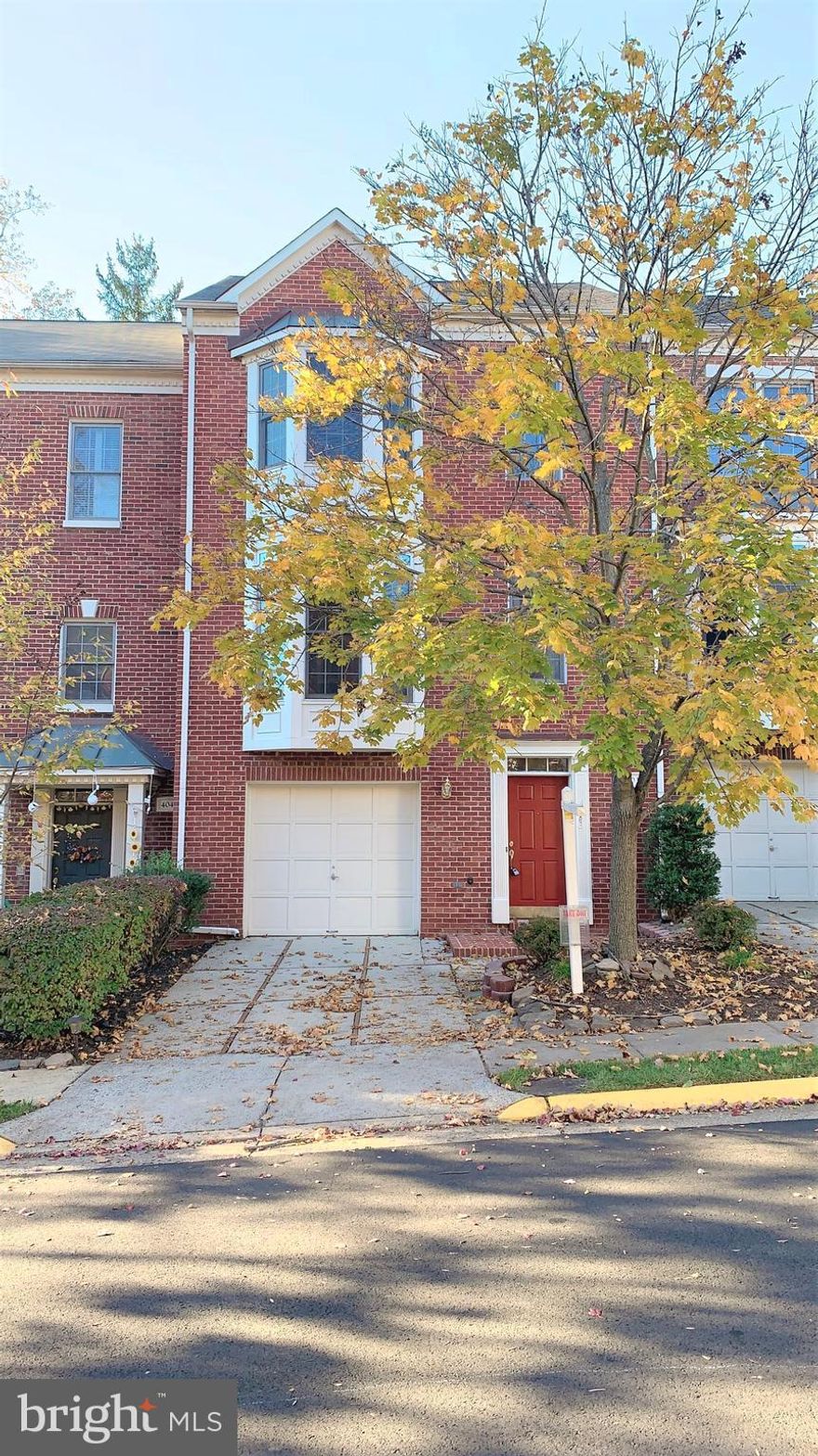 Lovely 3 level TH in sought after Random Hills Community. Fresh paint ,  3 Level Bump-out provides 3x more spaces.  1 car garage w/driveway to accommodate 2 cars.  Main level deck and lower leverl patio. Fully fenced back yard.  Bright & open floor plan with hardwood floors with new recessing lights in the breakfast area.  Master bedroom has two seperate walk in closets.  Lower Level has option for a 4th Bedroom, walking out .  NEW AC Unit (2019) inside and outside/NEW Water (2019)/NEW Washer/Dryer (2020) Seconds to Route 50 & I 66, Fair Oaks Mall/Shopping/Restaurants.