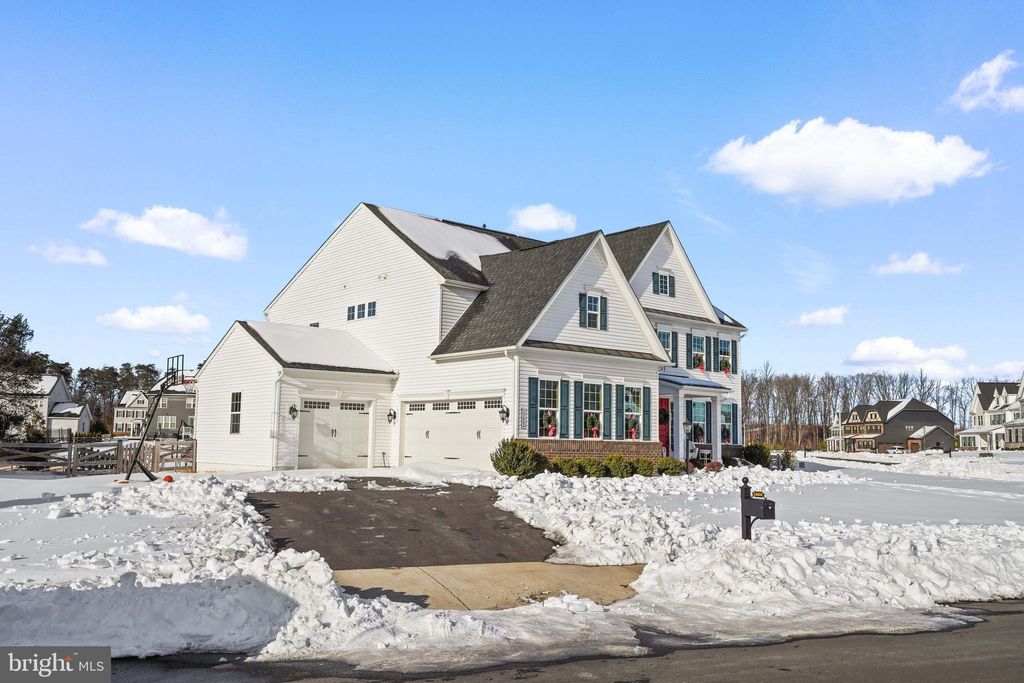 Photo of 15602 Calum Court, HAYMARKET, VA 20169 (MLS # VAPW2111374)