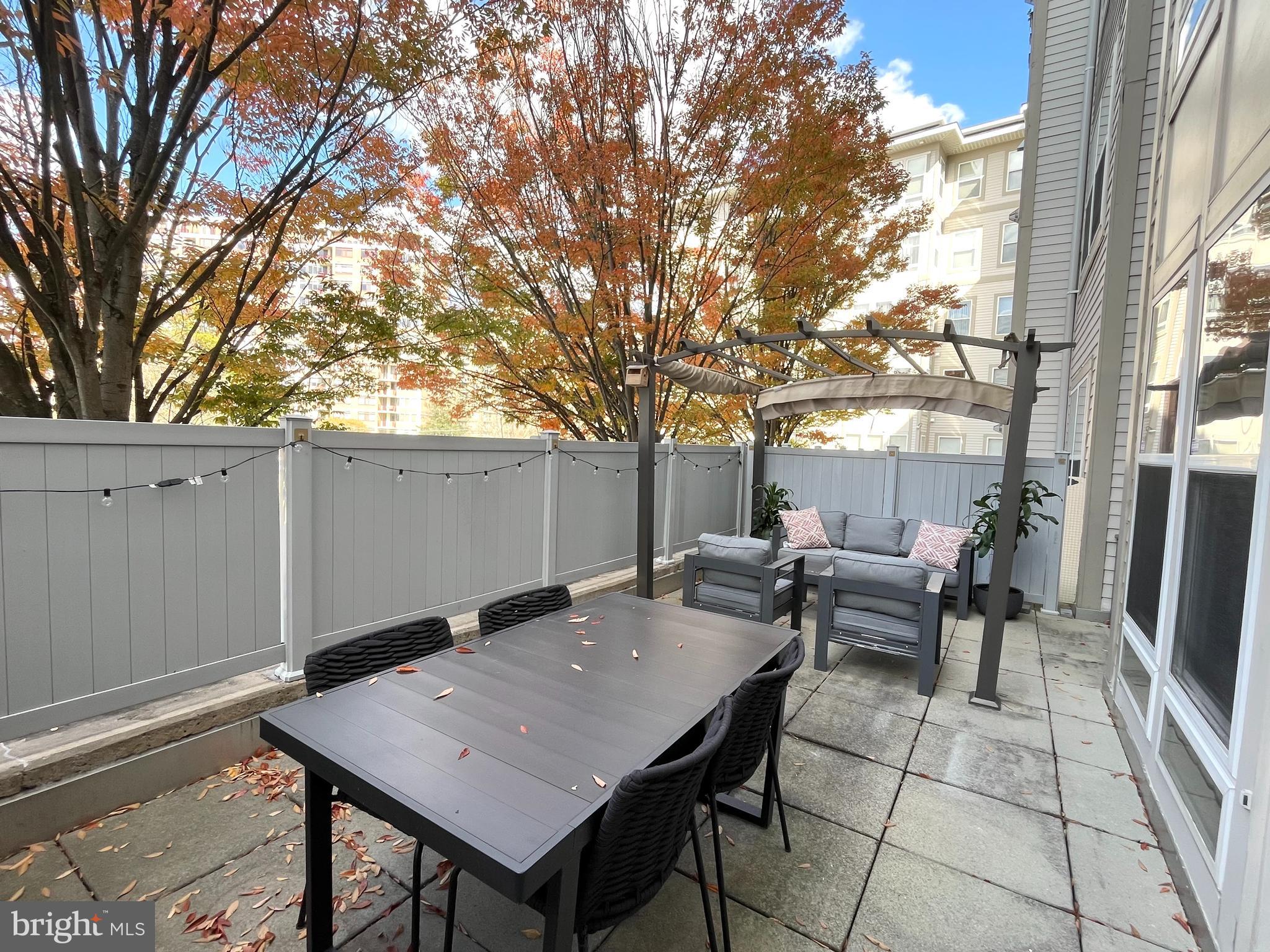 8045 AT SILVER SPRING METRO - Residential