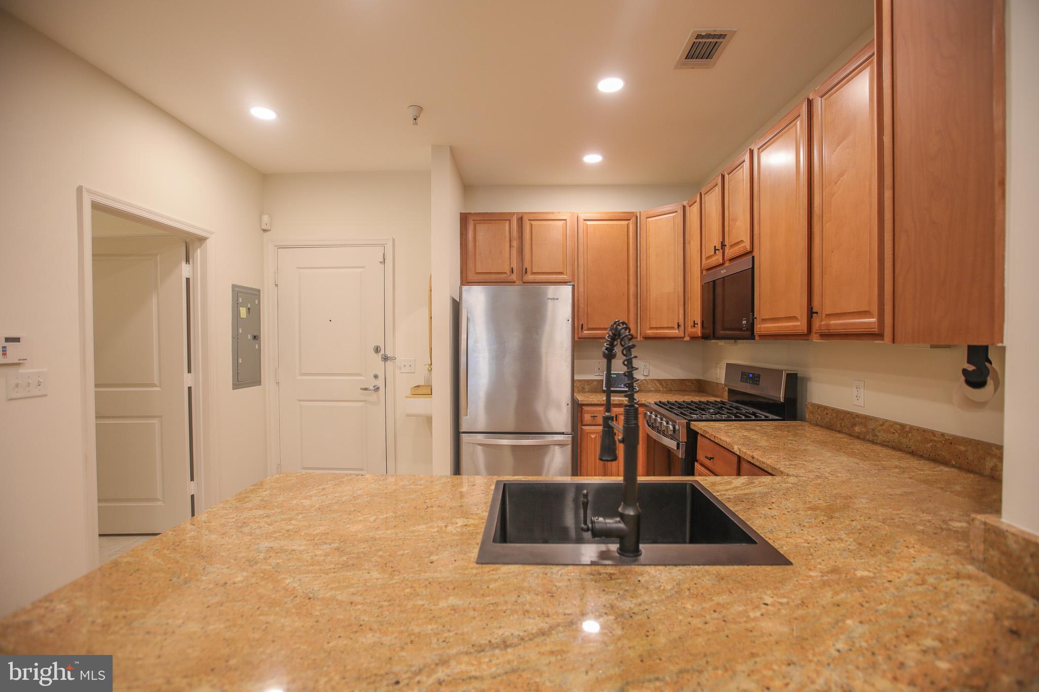 8045 AT SILVER SPRING METRO - Residential