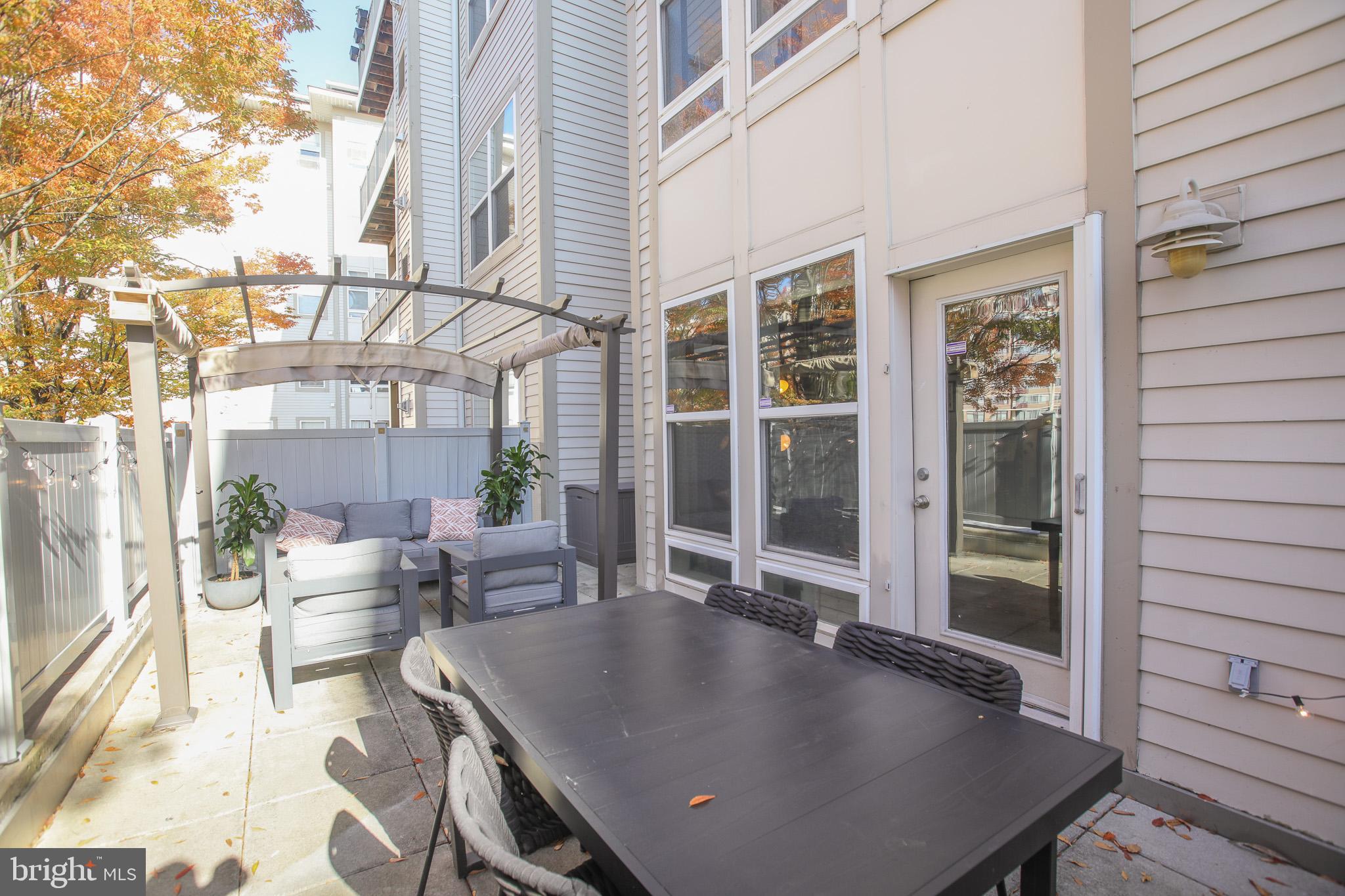 8045 AT SILVER SPRING METRO - Residential