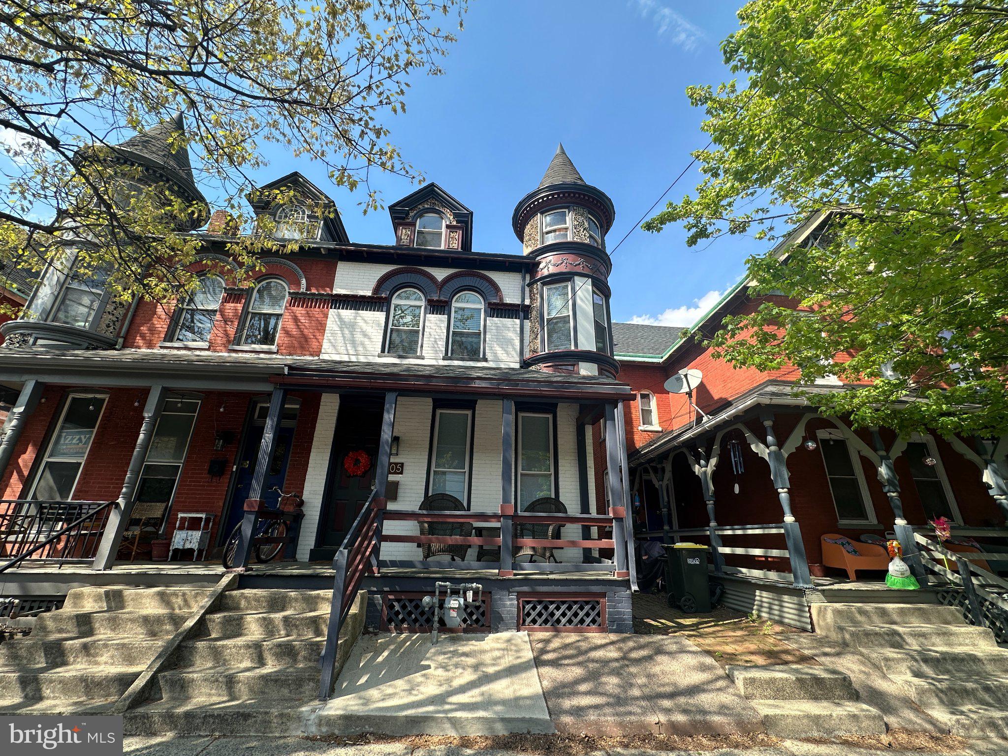 CHESTNUT HILL - Residential