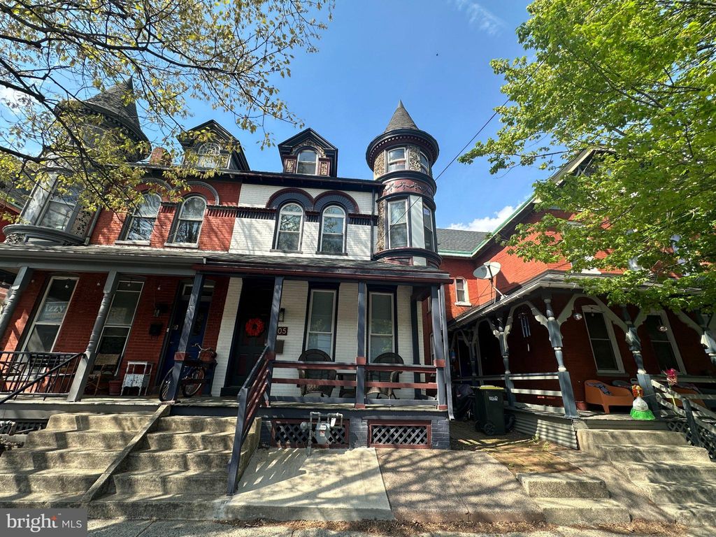 Photo of 305 W Lemon Street, LANCASTER, PA 17603 (MLS # PALA2082772)