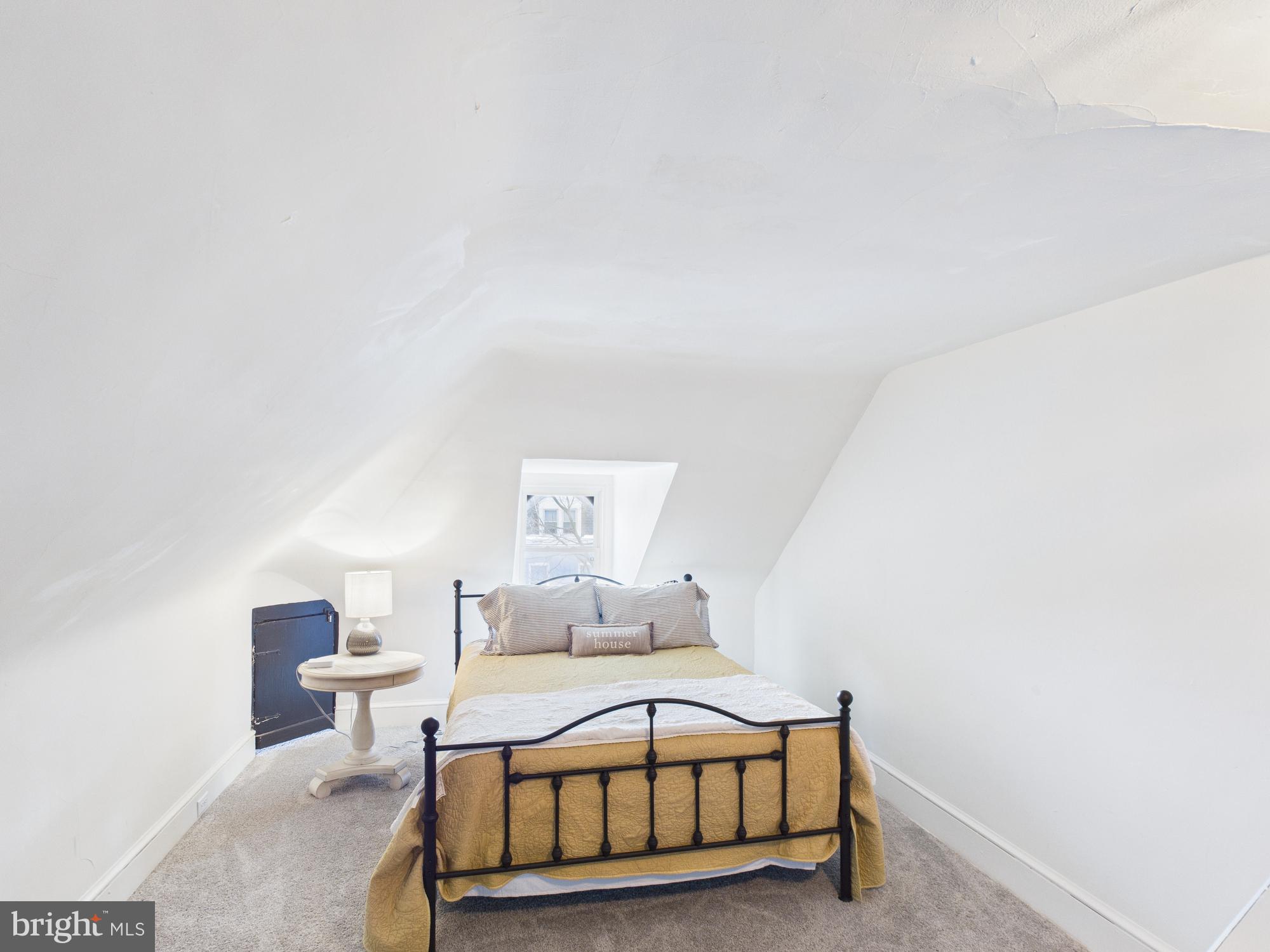 CHESTNUT HILL - Residential