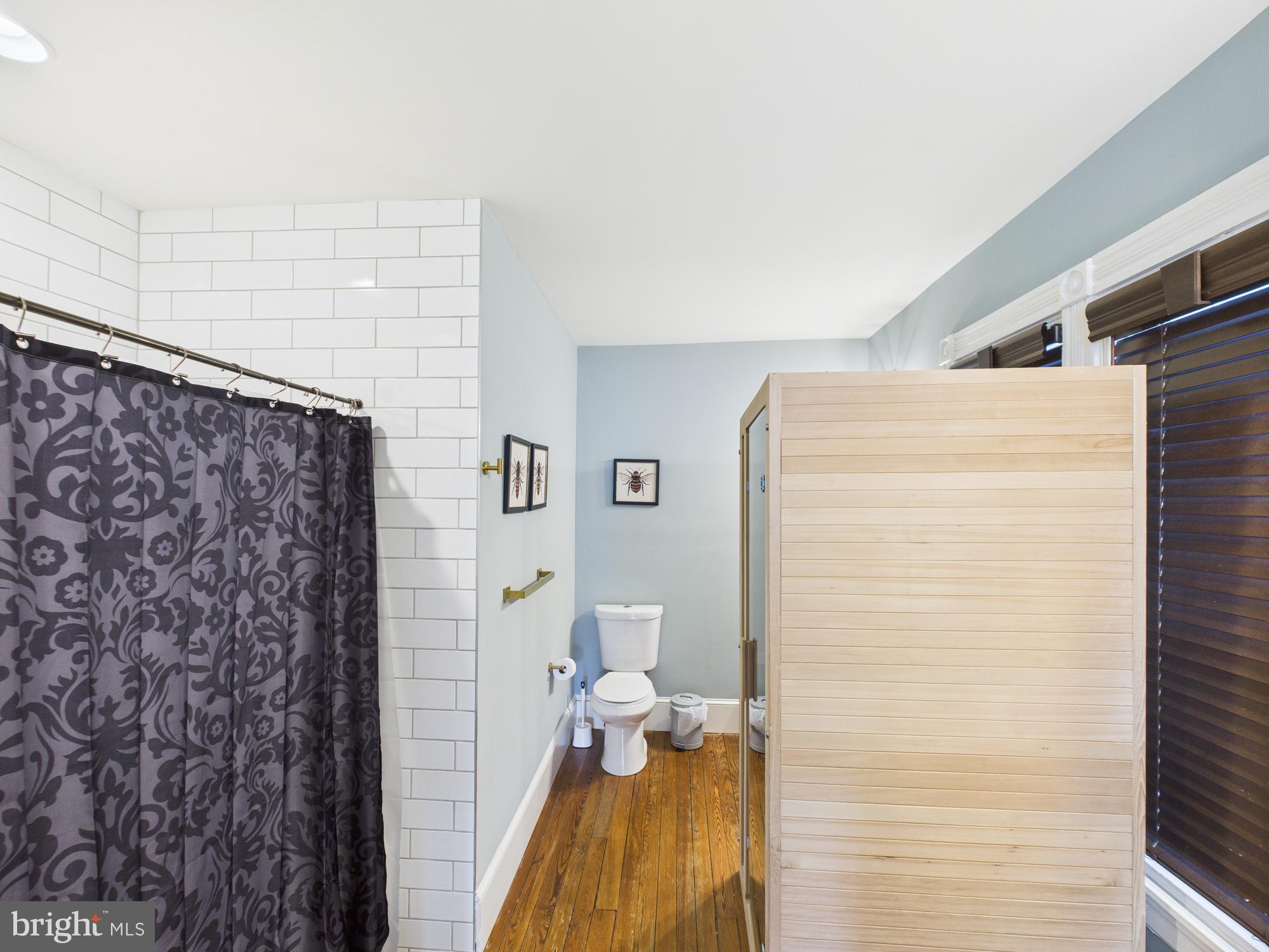 CHESTNUT HILL - Residential