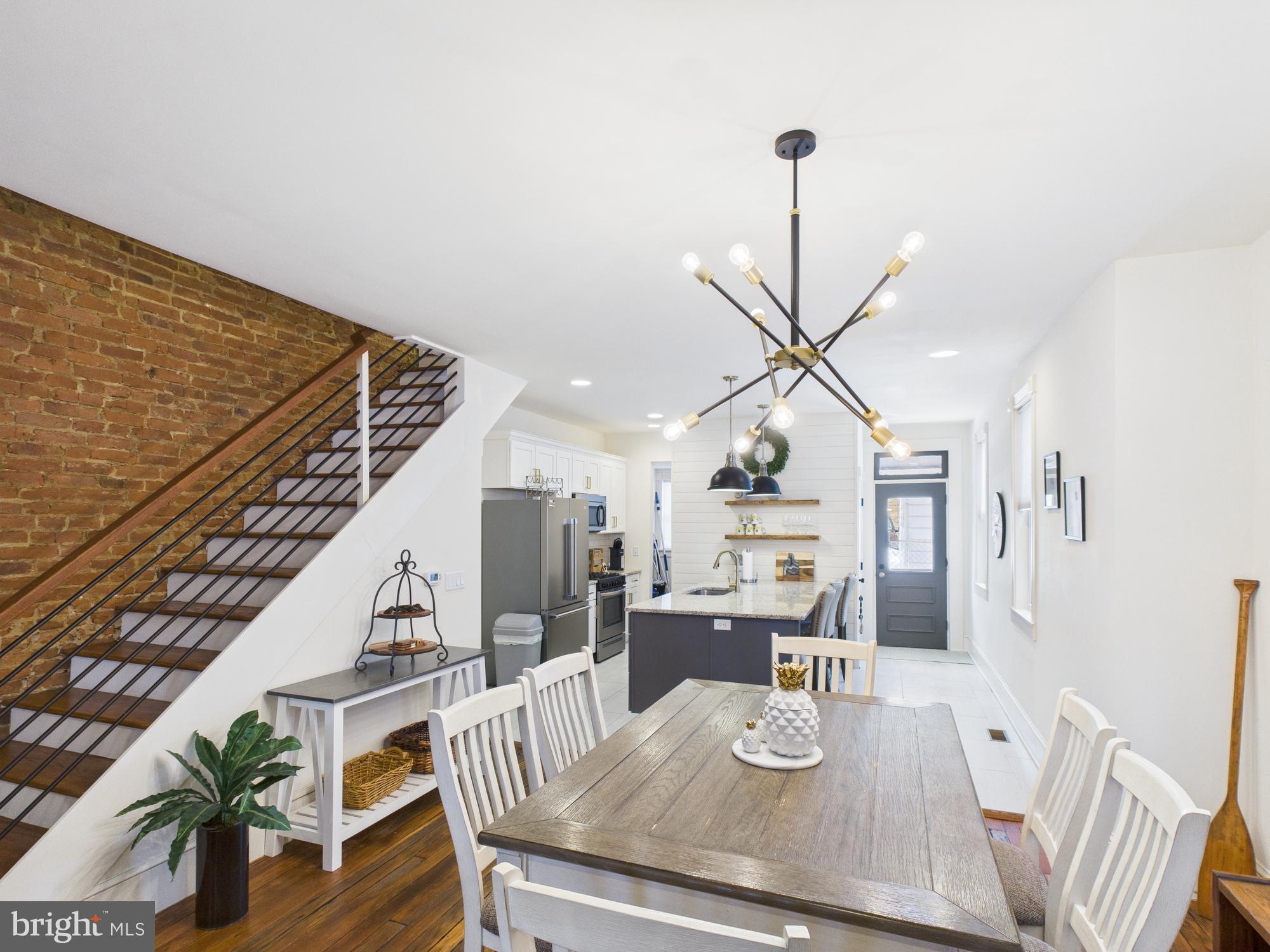 CHESTNUT HILL - Residential