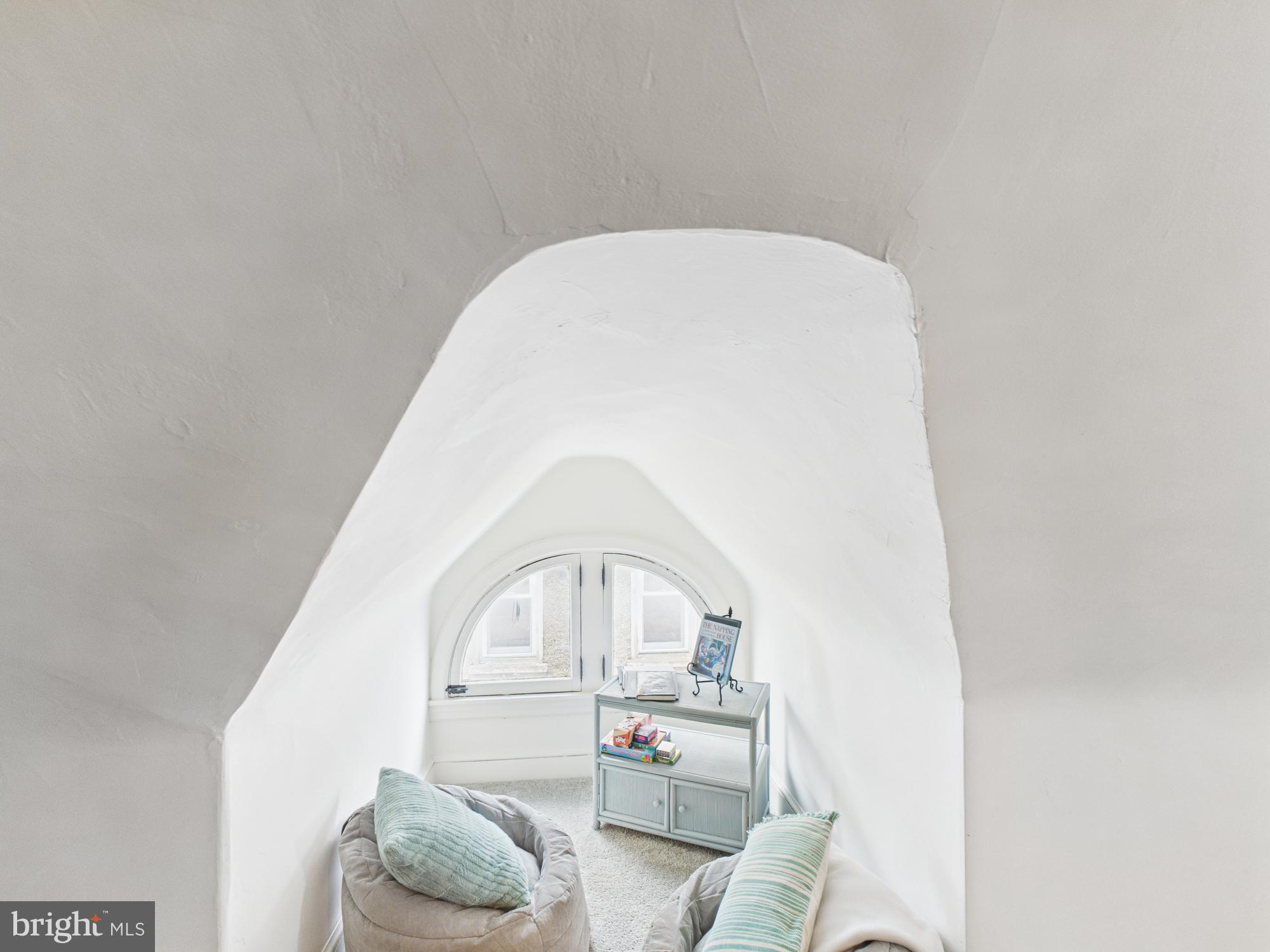 CHESTNUT HILL - Residential