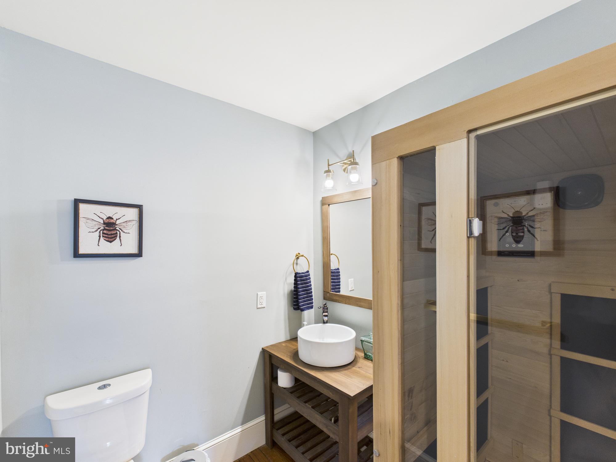 CHESTNUT HILL - Residential