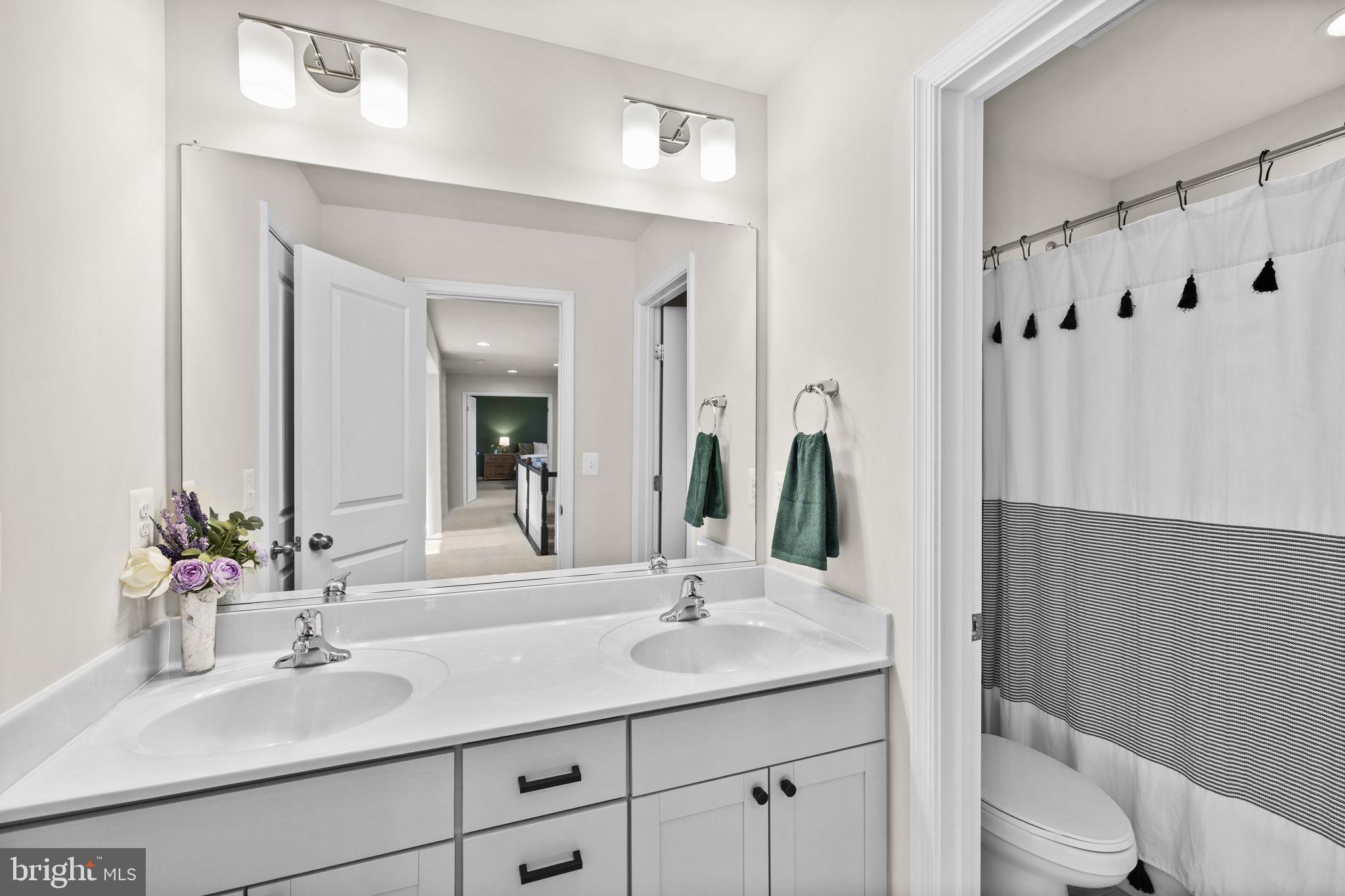 LIBERTY HALL - Residential