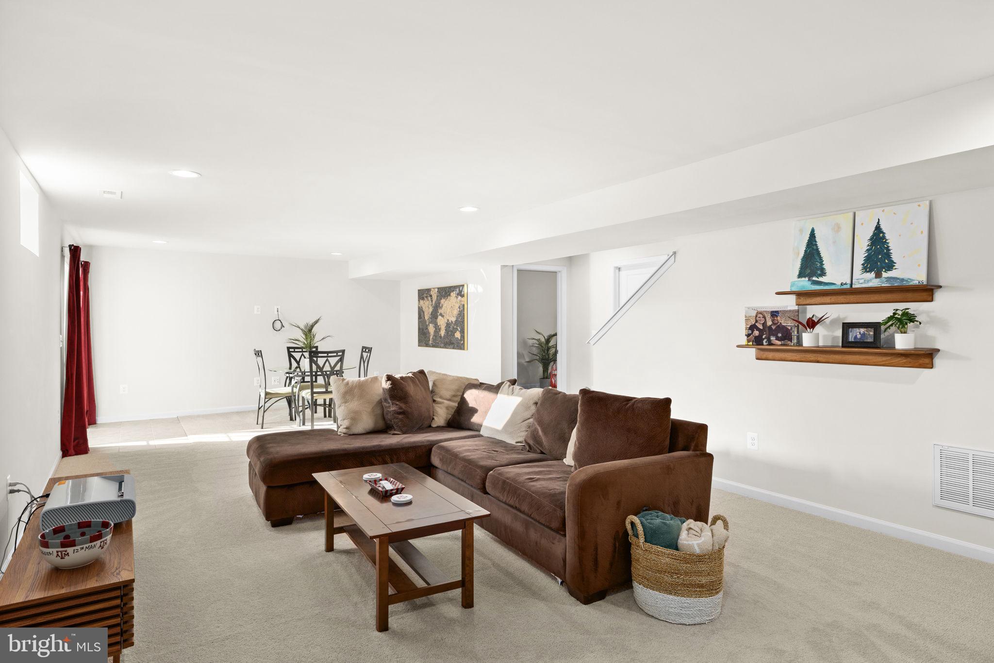 LIBERTY HALL - Residential