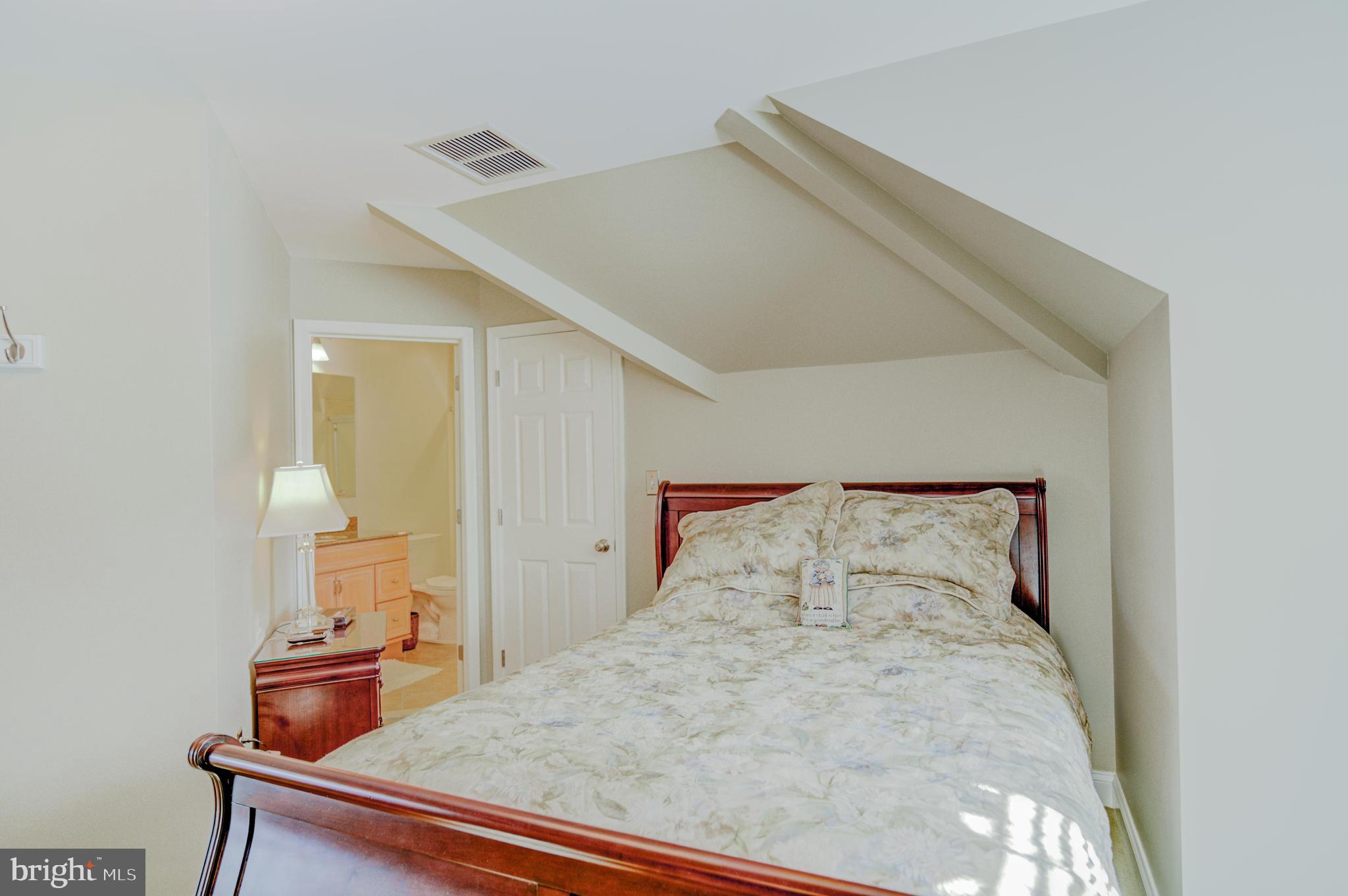 OCEAN PINES - THE POINT - Residential