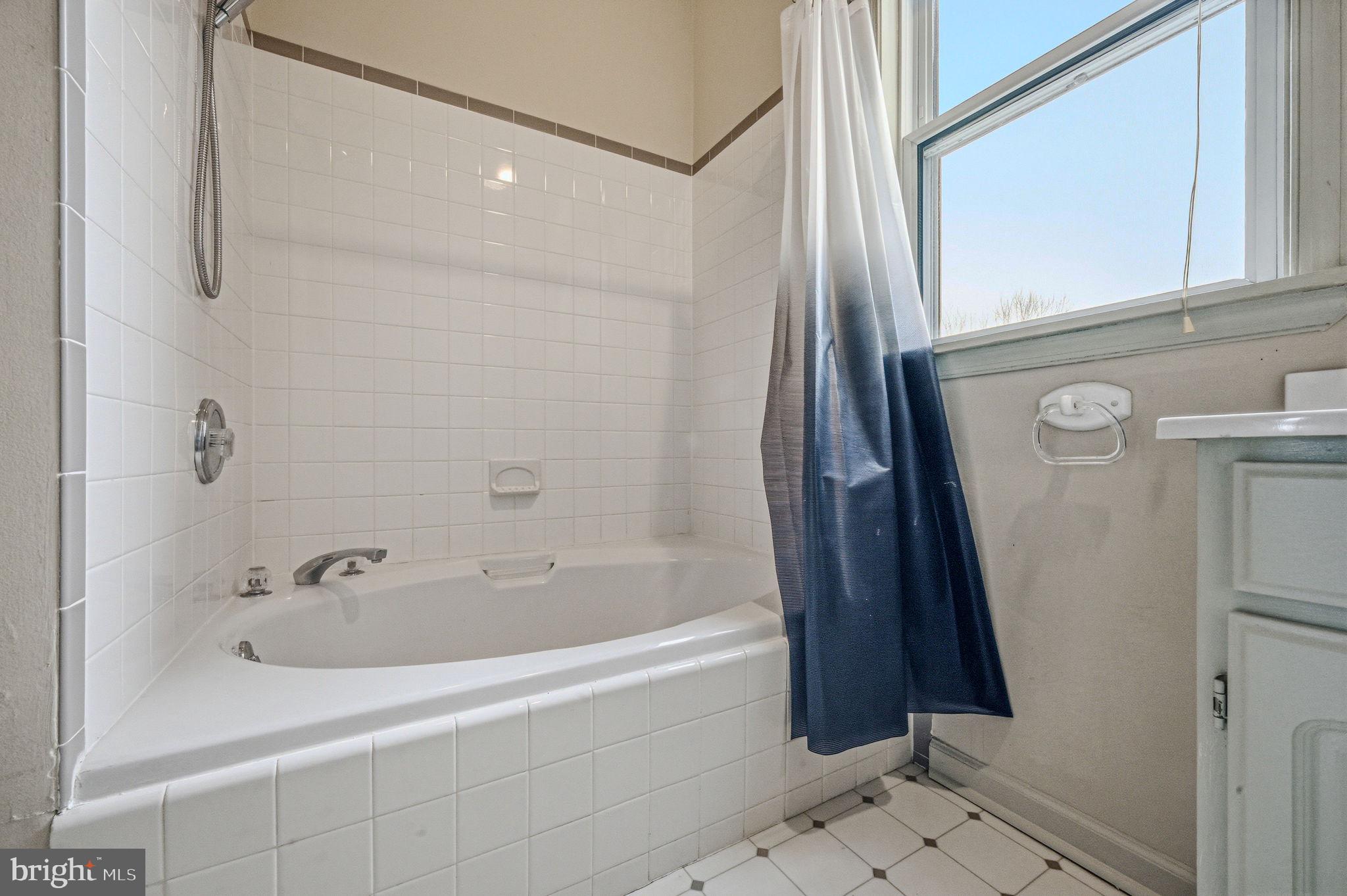 MAPLEWOOD - Residential