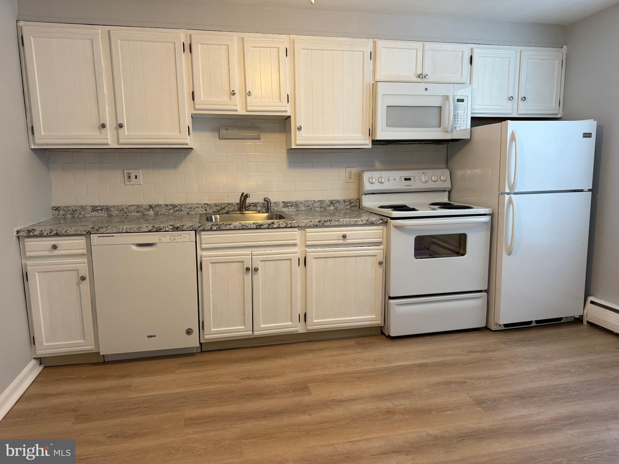 27 WALLINGFORD AVENUE B-3