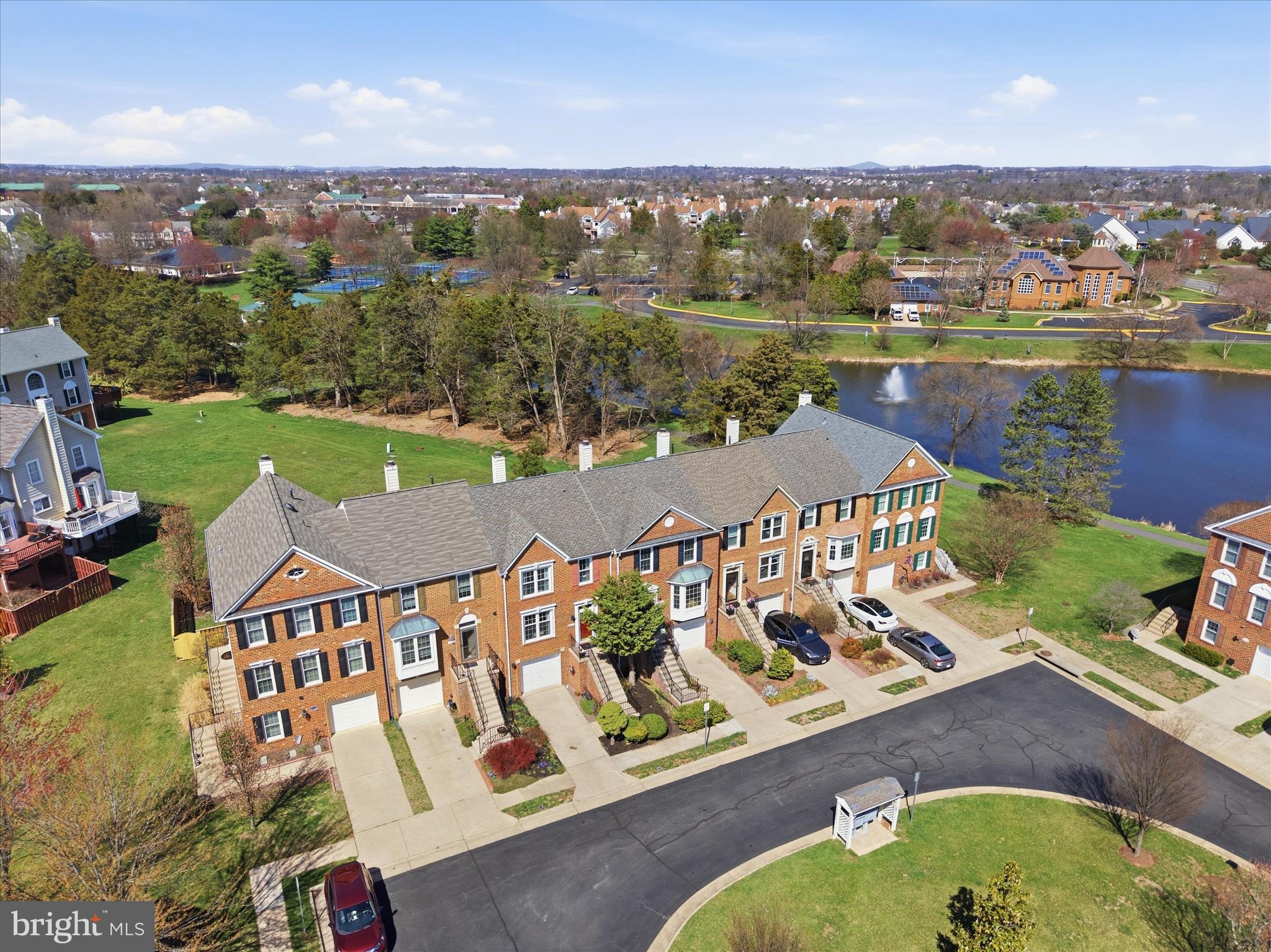 ASHBURN FARM - Residential