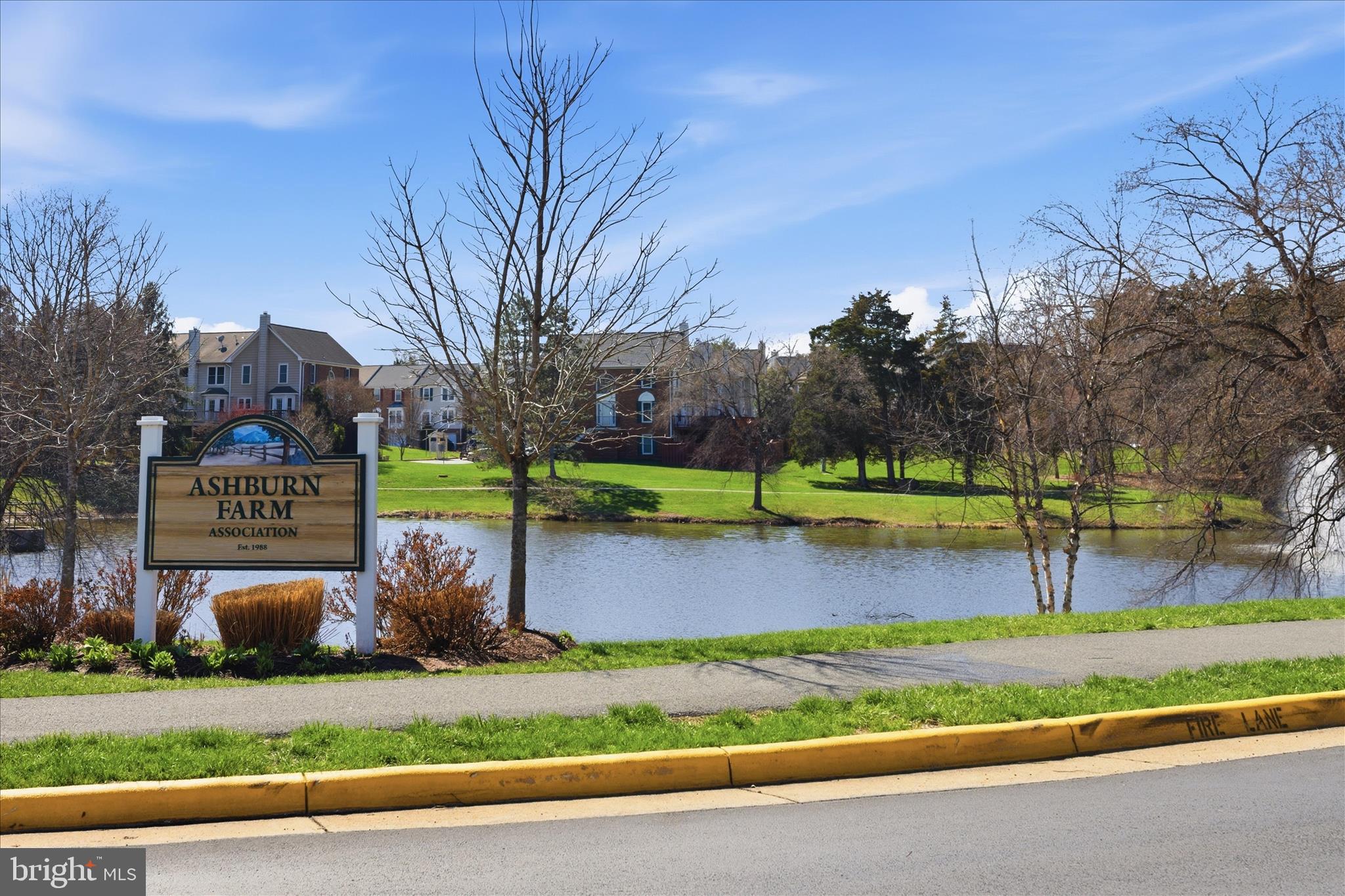 ASHBURN FARM - Residential