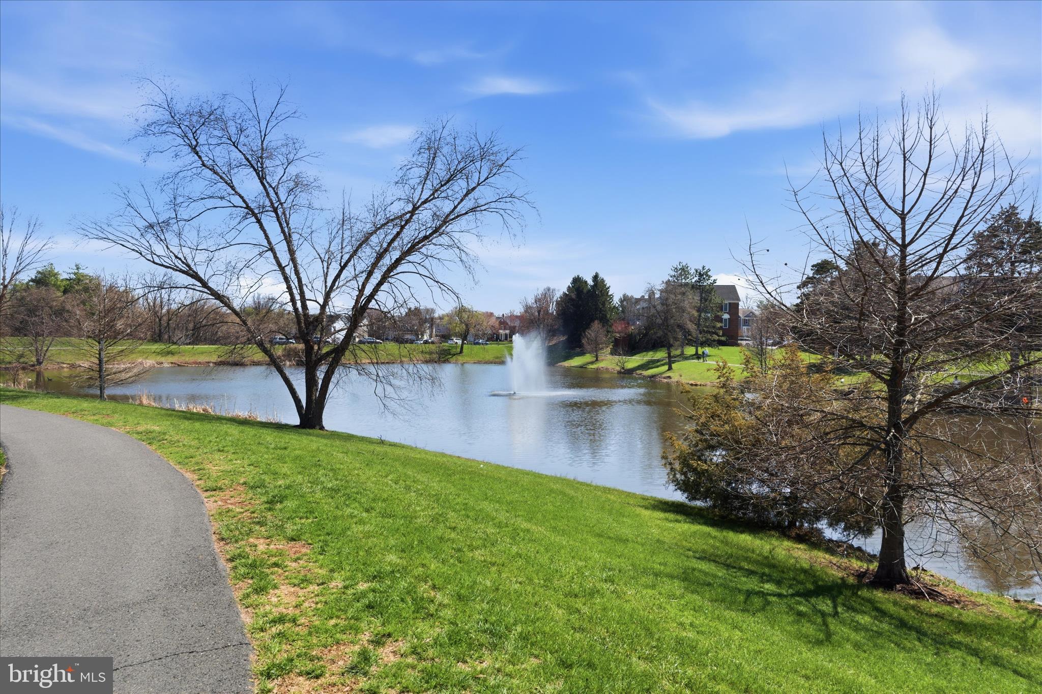 ASHBURN FARM - Residential