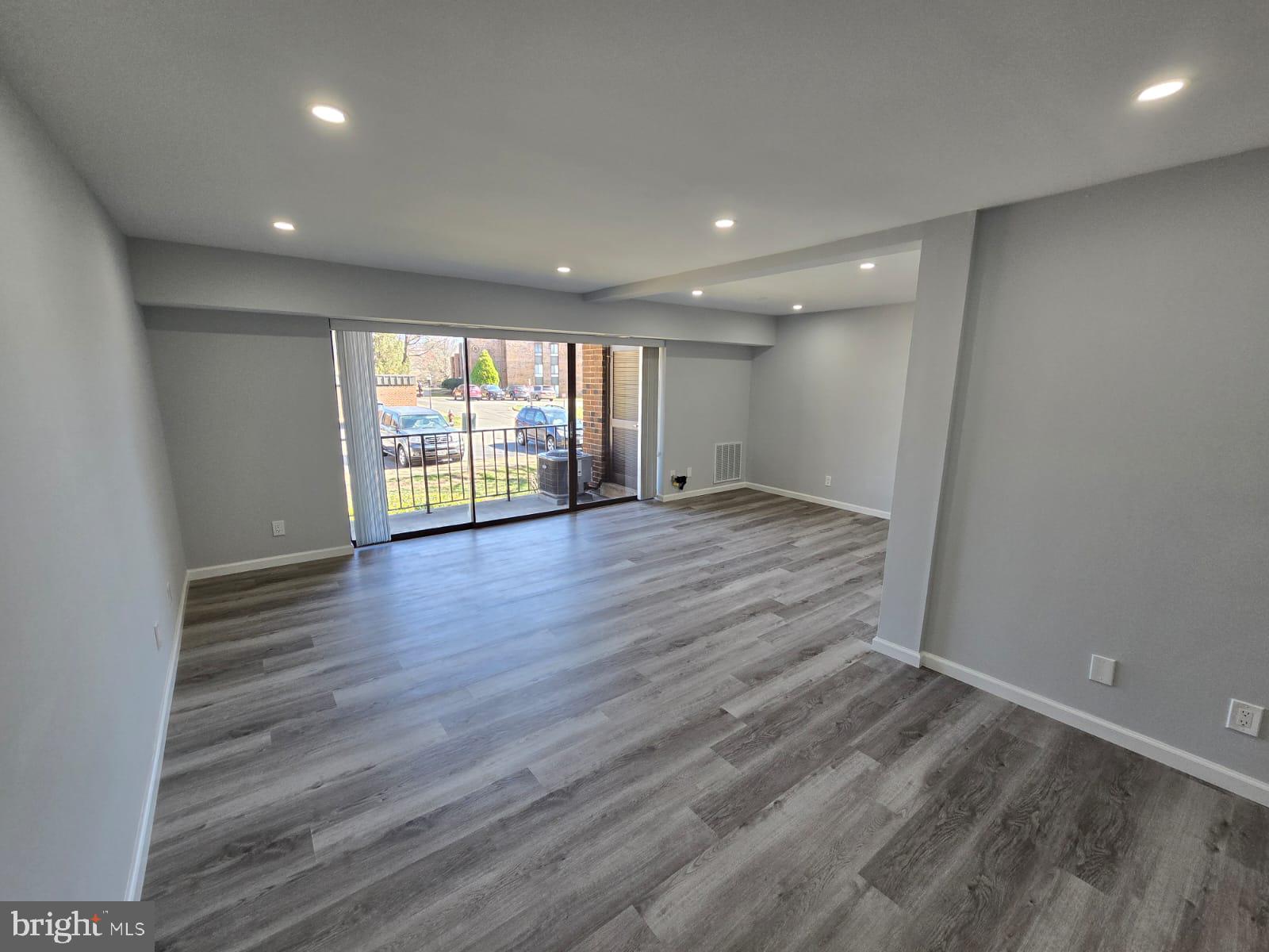 4404 ISLAND PLACE 201