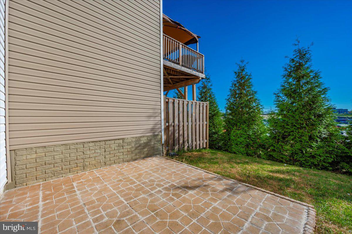 RIVERSIDE VILLAGES - Residential