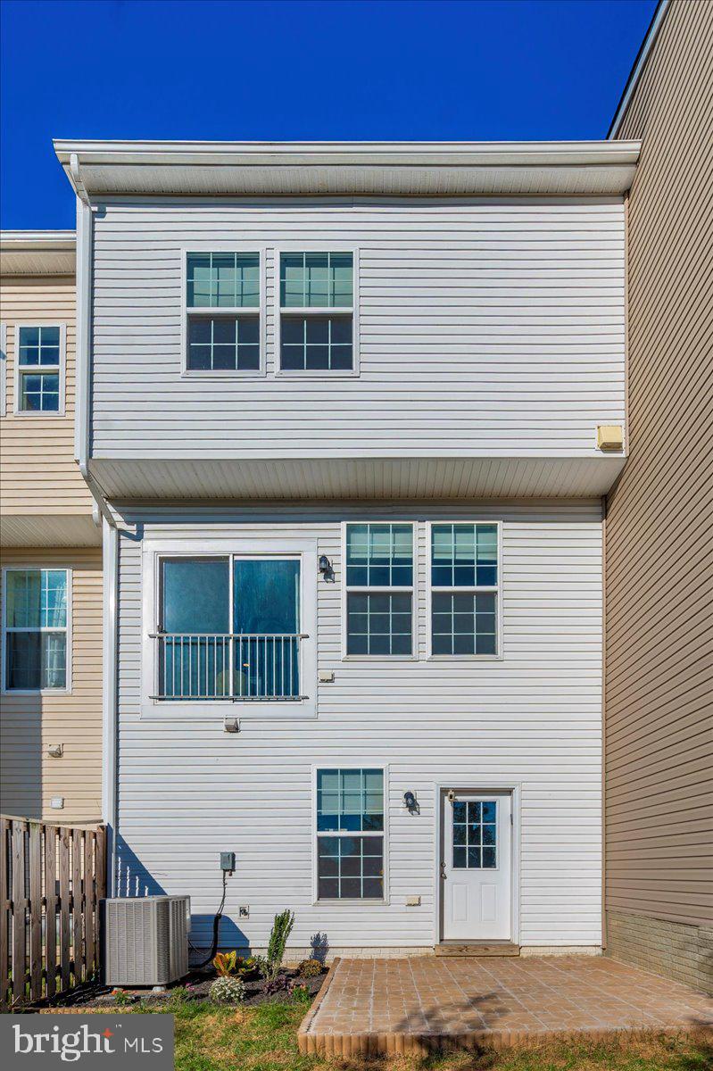 RIVERSIDE VILLAGES - Residential