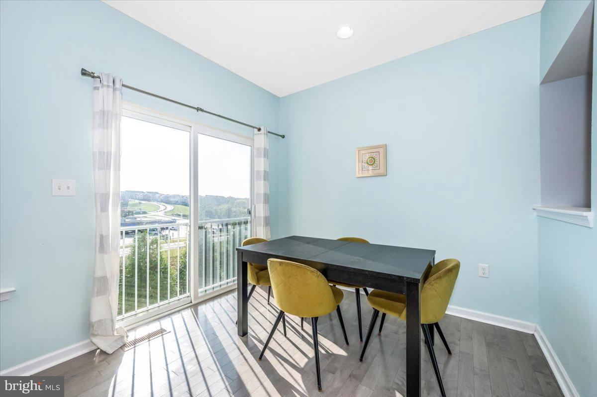 RIVERSIDE VILLAGES - Residential