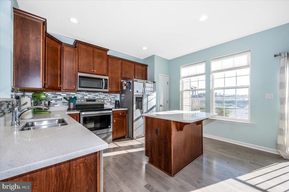 RIVERSIDE VILLAGES - Residential