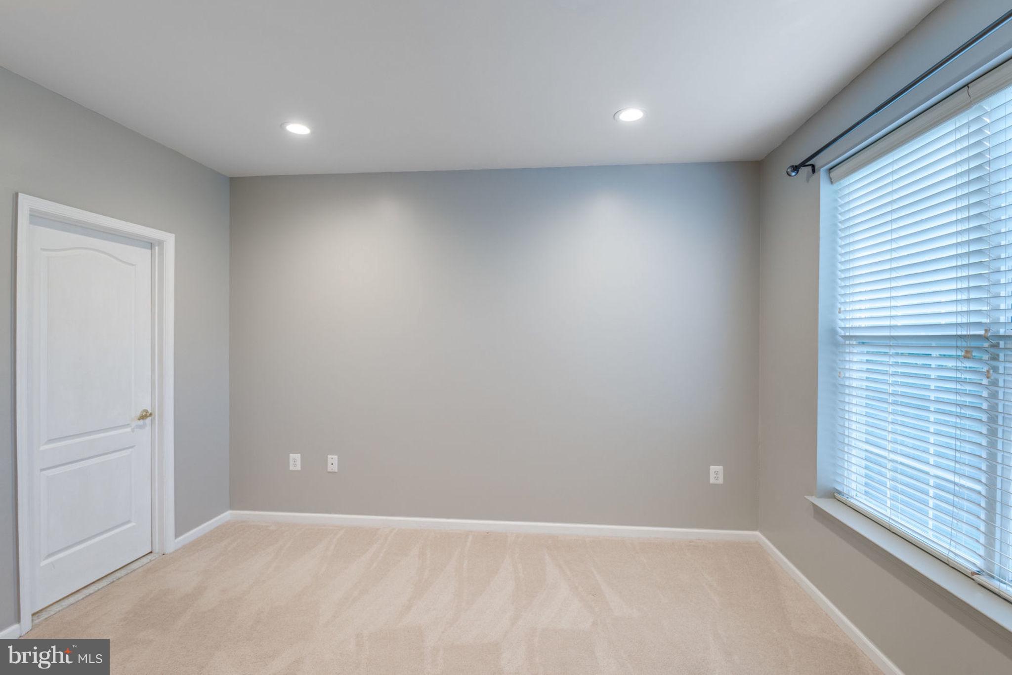 ASHBURN FARM - Residential