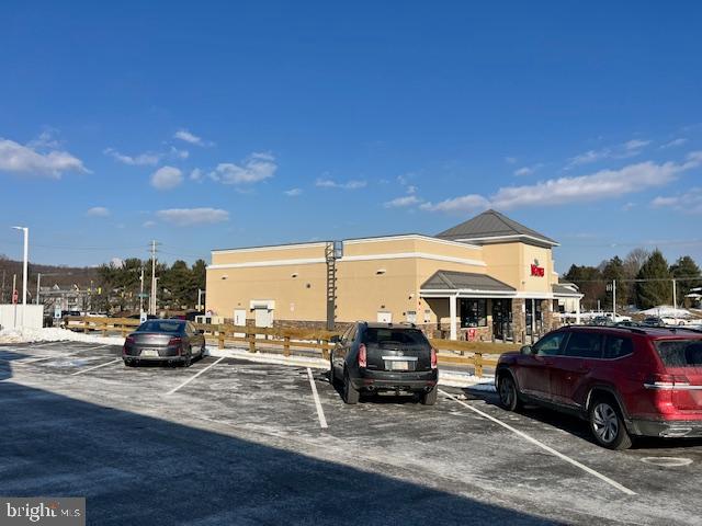 403 W LINCOLN HIGHWAY 104