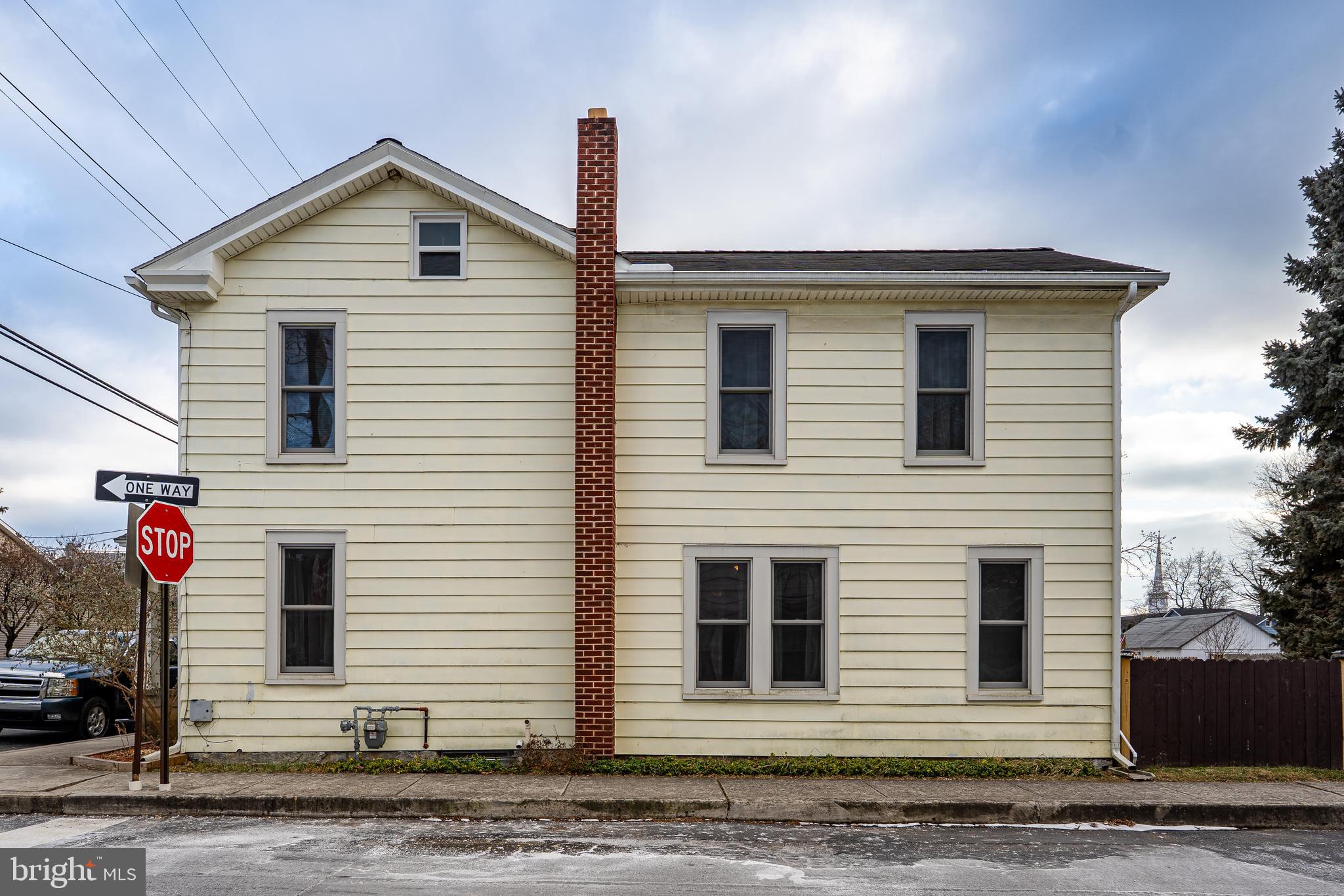 100 S CHESTNUT STREET