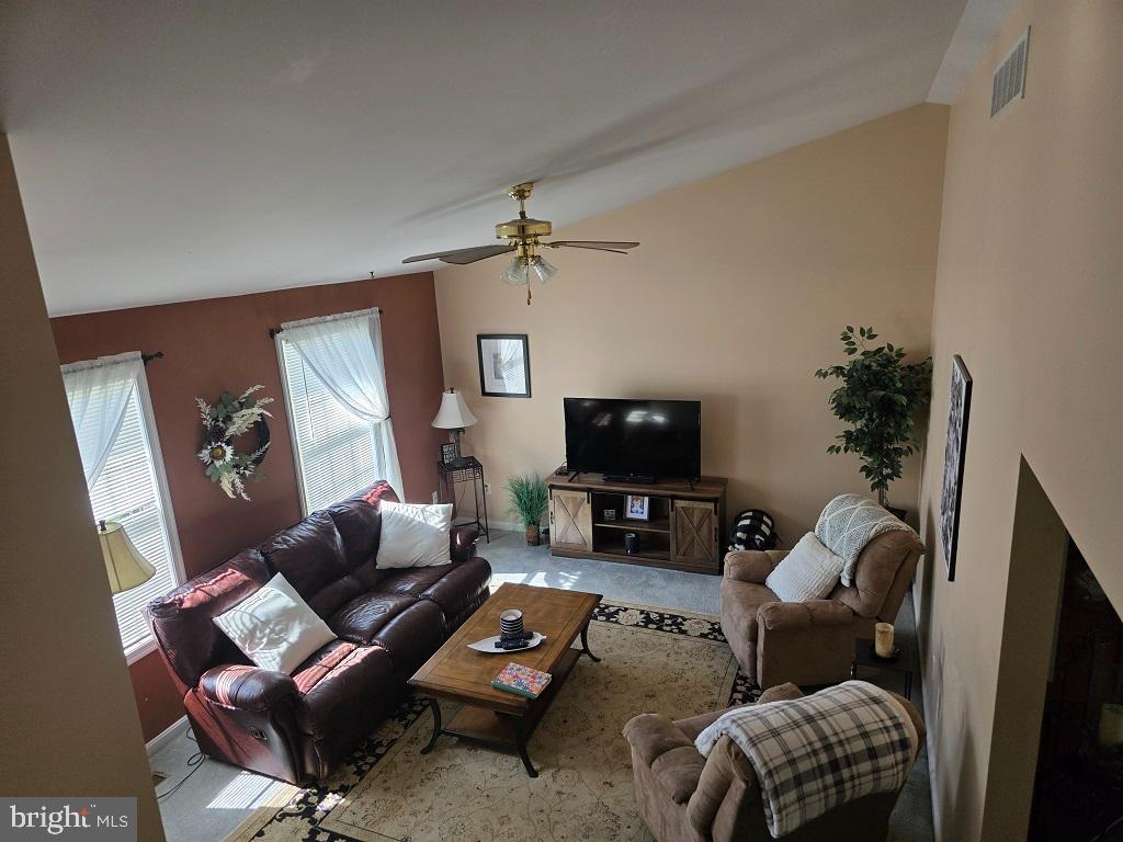 571 HOOKER DRIVE