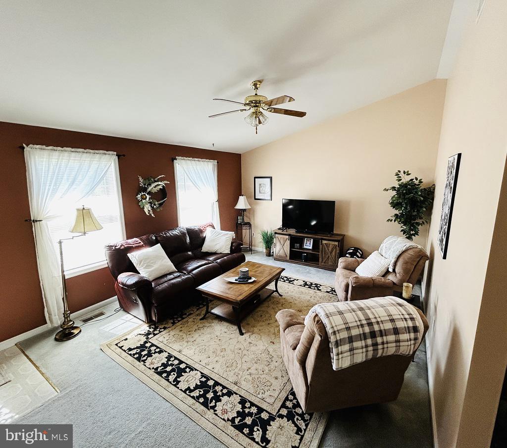 571 HOOKER DRIVE