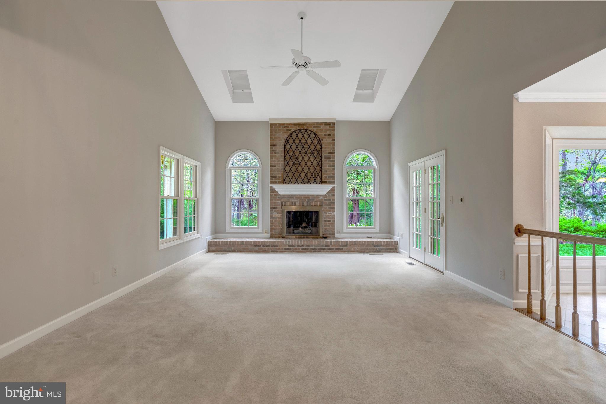 FAIRFAX HUNT - Residential