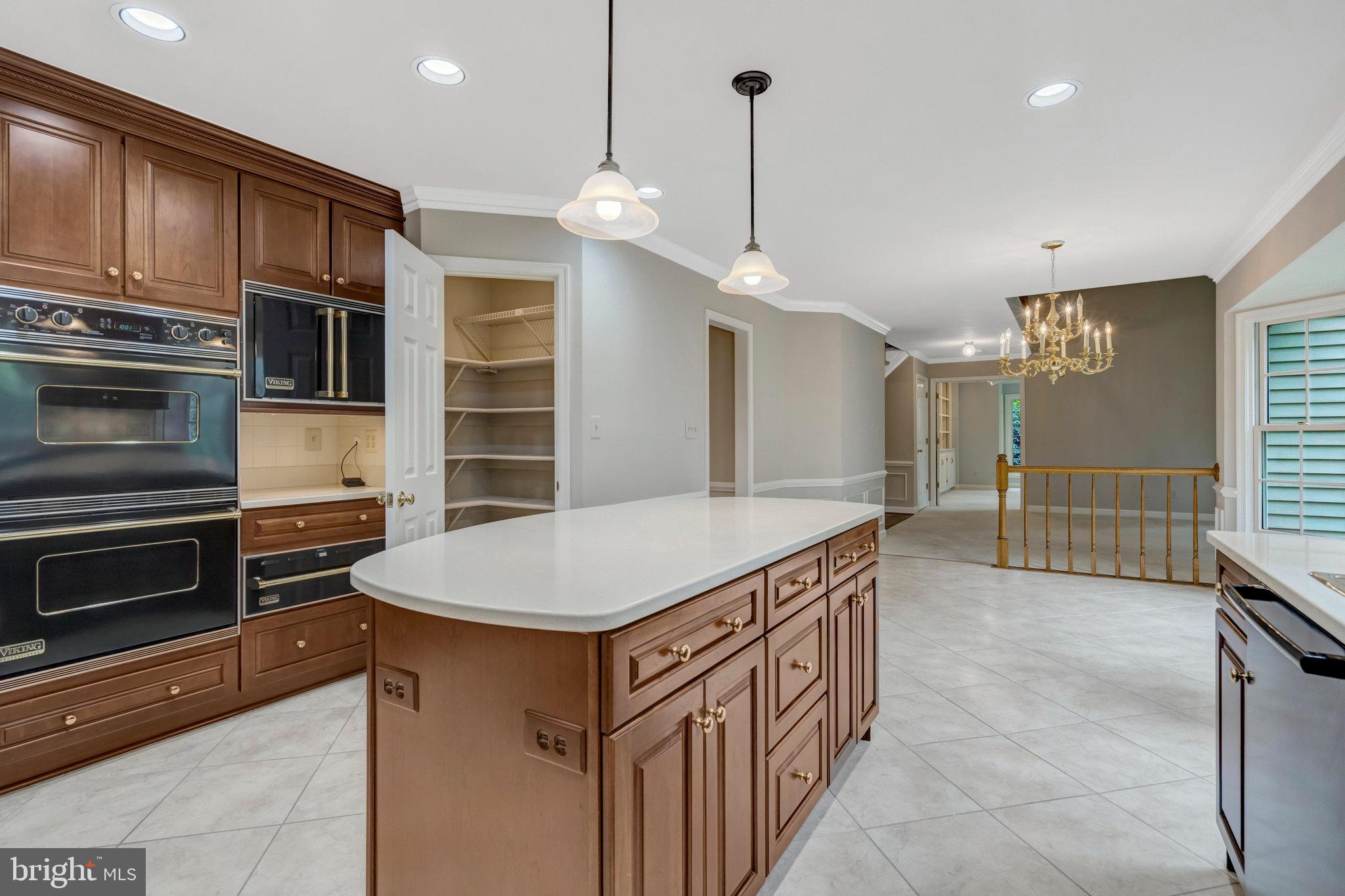 FAIRFAX HUNT - Residential