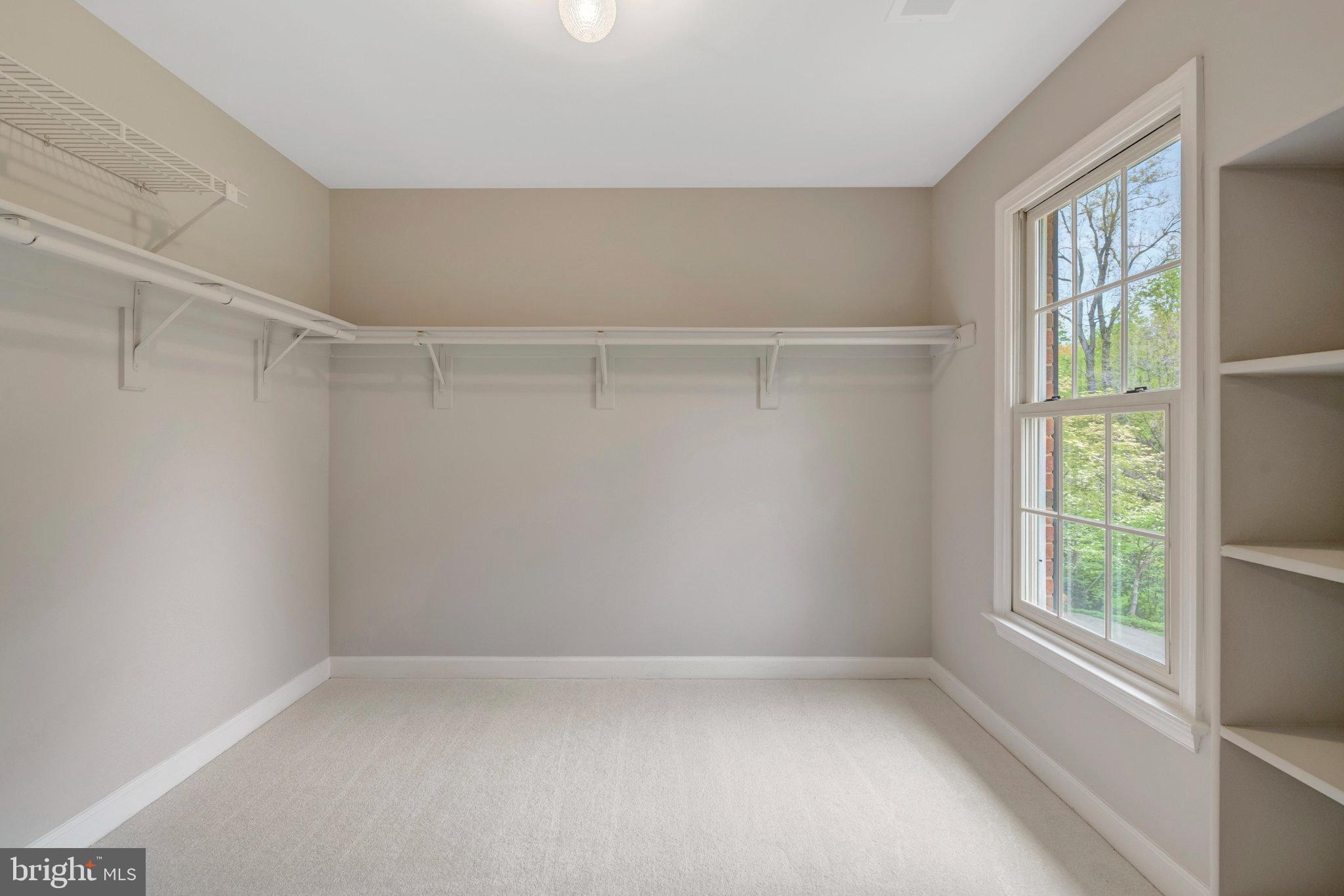 FAIRFAX HUNT - Residential