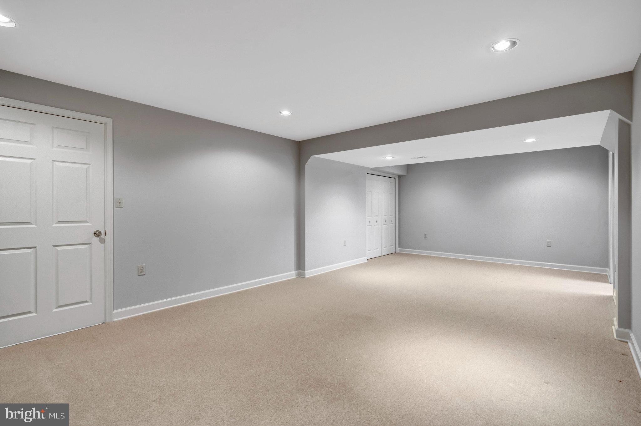 FAIRFAX HUNT - Residential