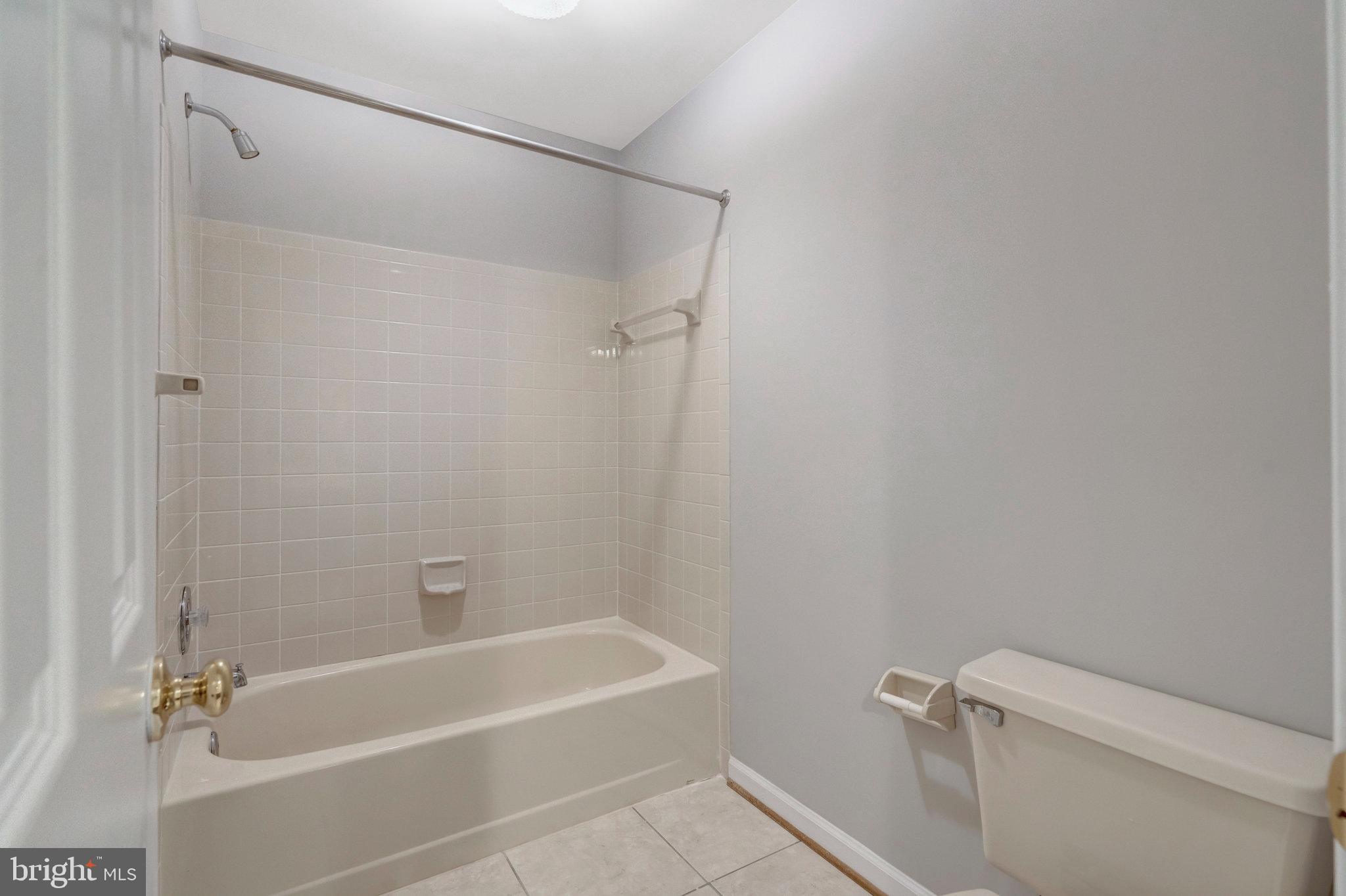 FAIRFAX HUNT - Residential