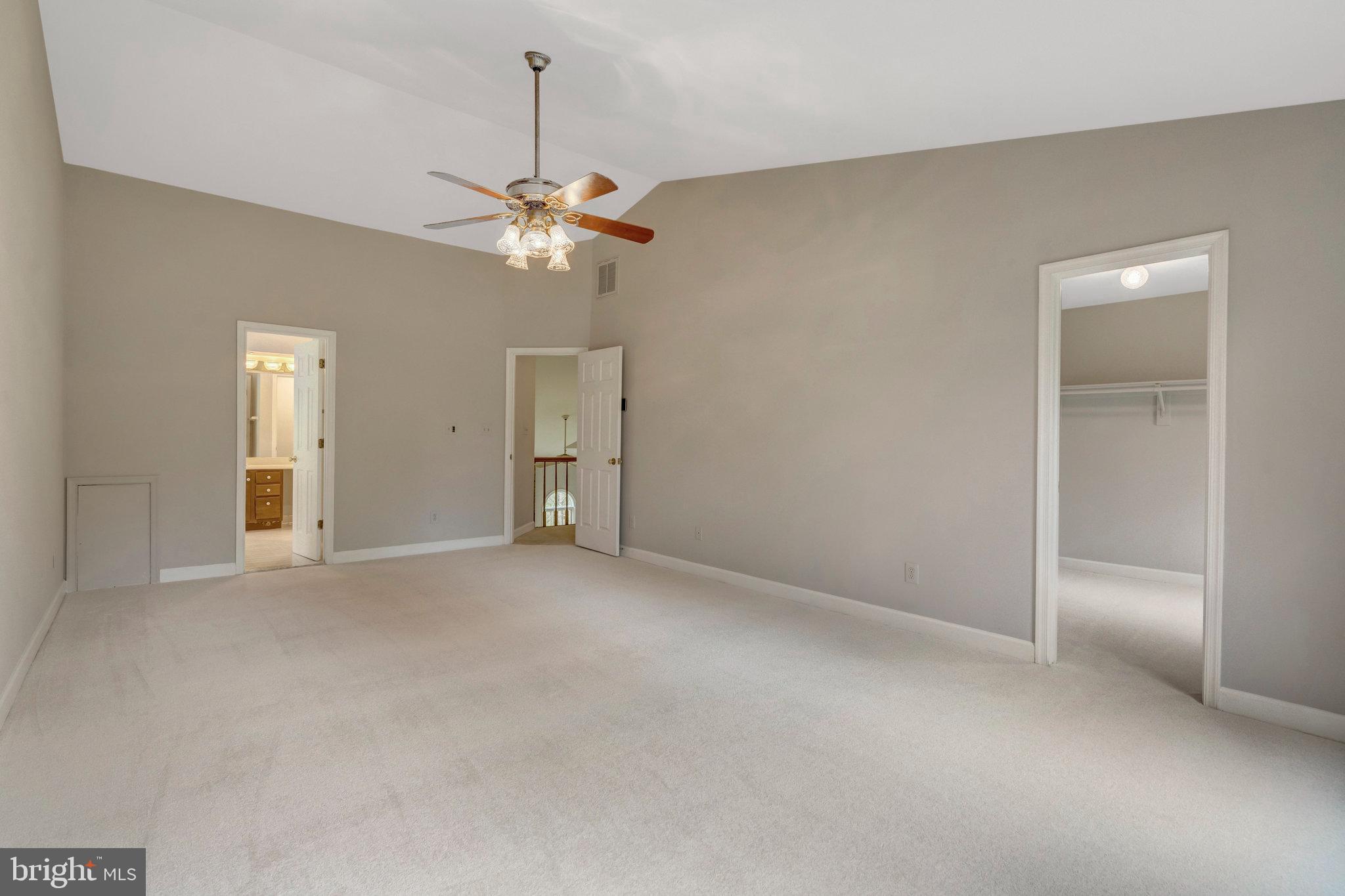 FAIRFAX HUNT - Residential