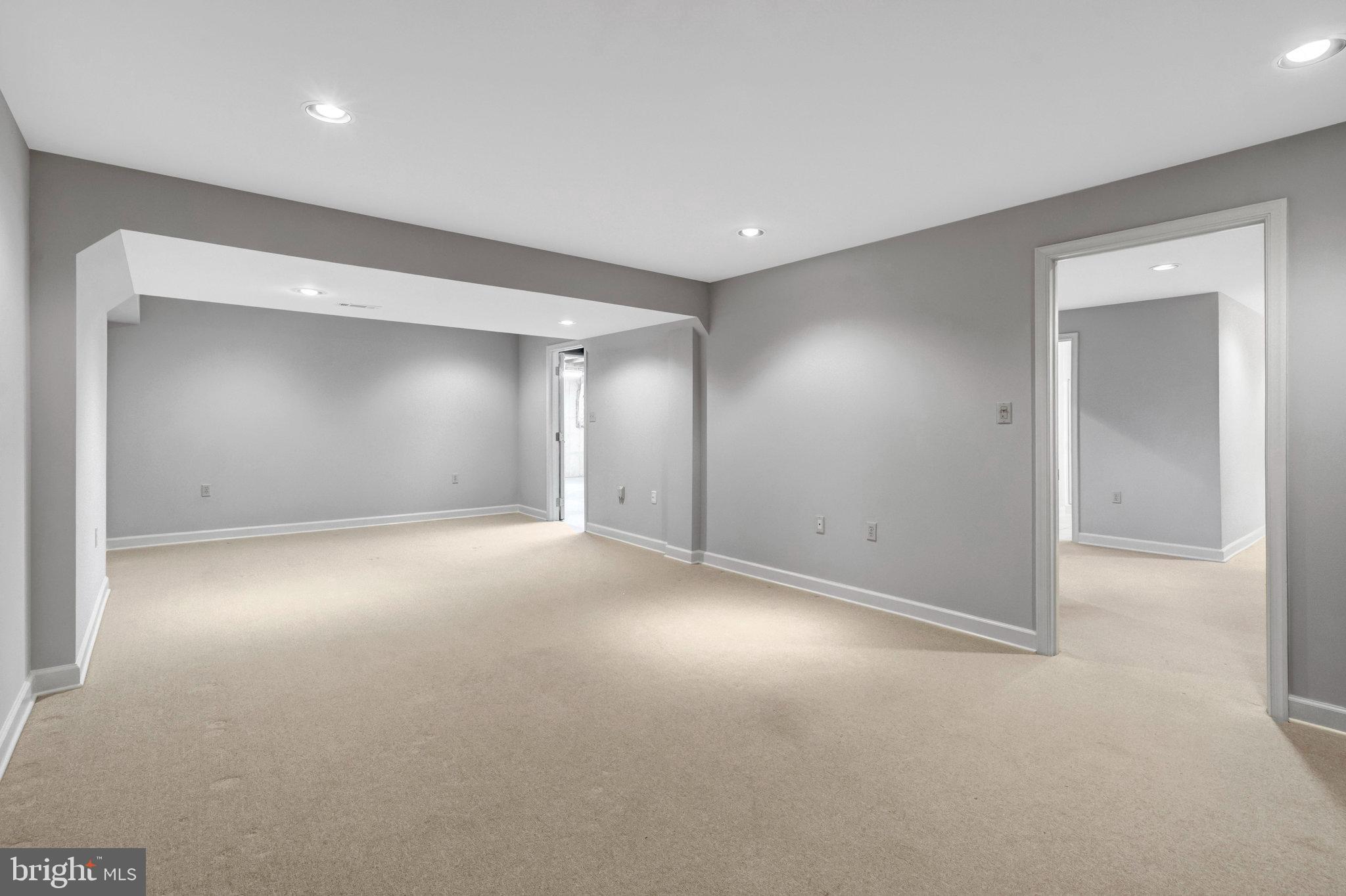 FAIRFAX HUNT - Residential