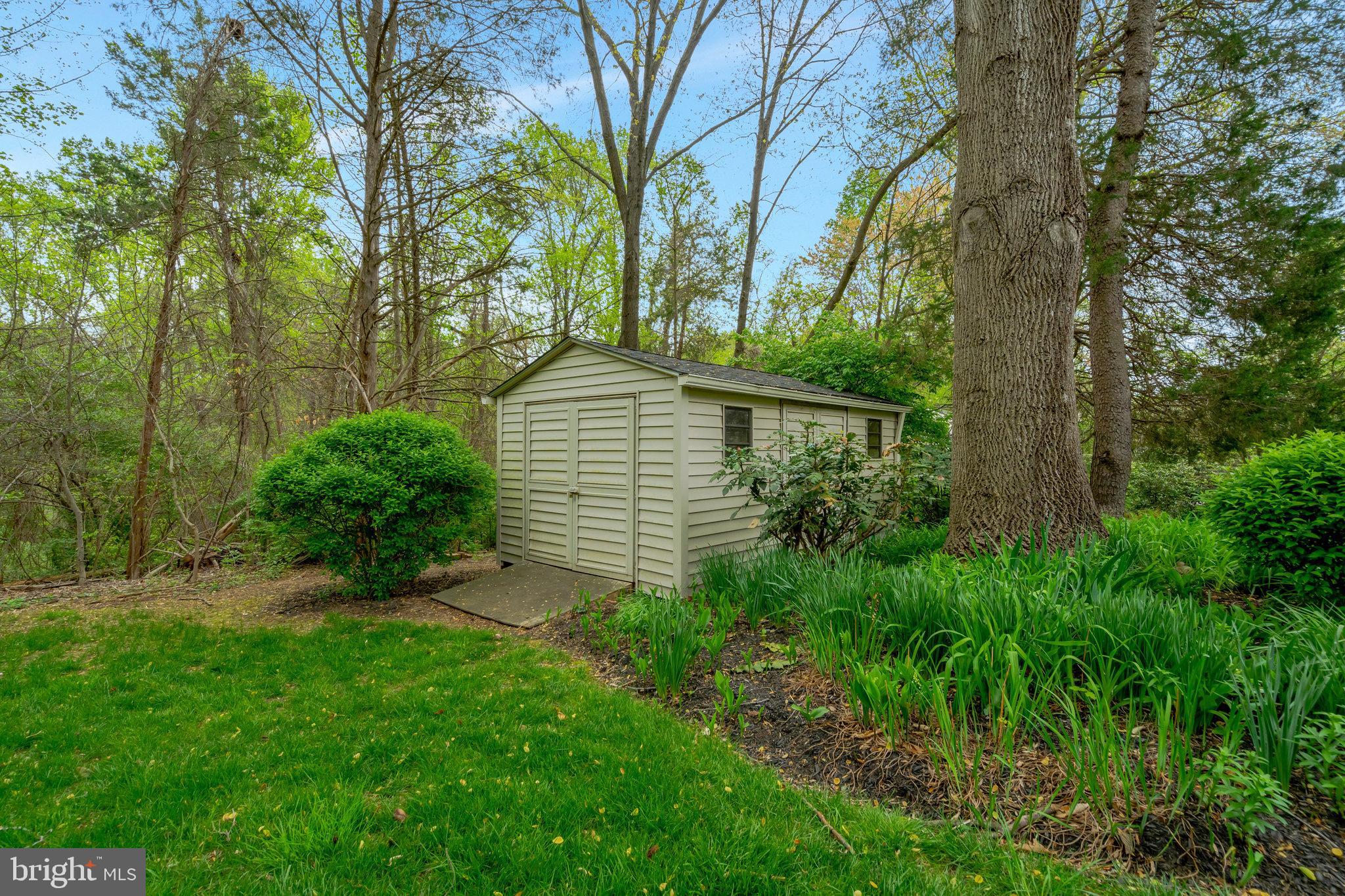 FAIRFAX HUNT - Residential