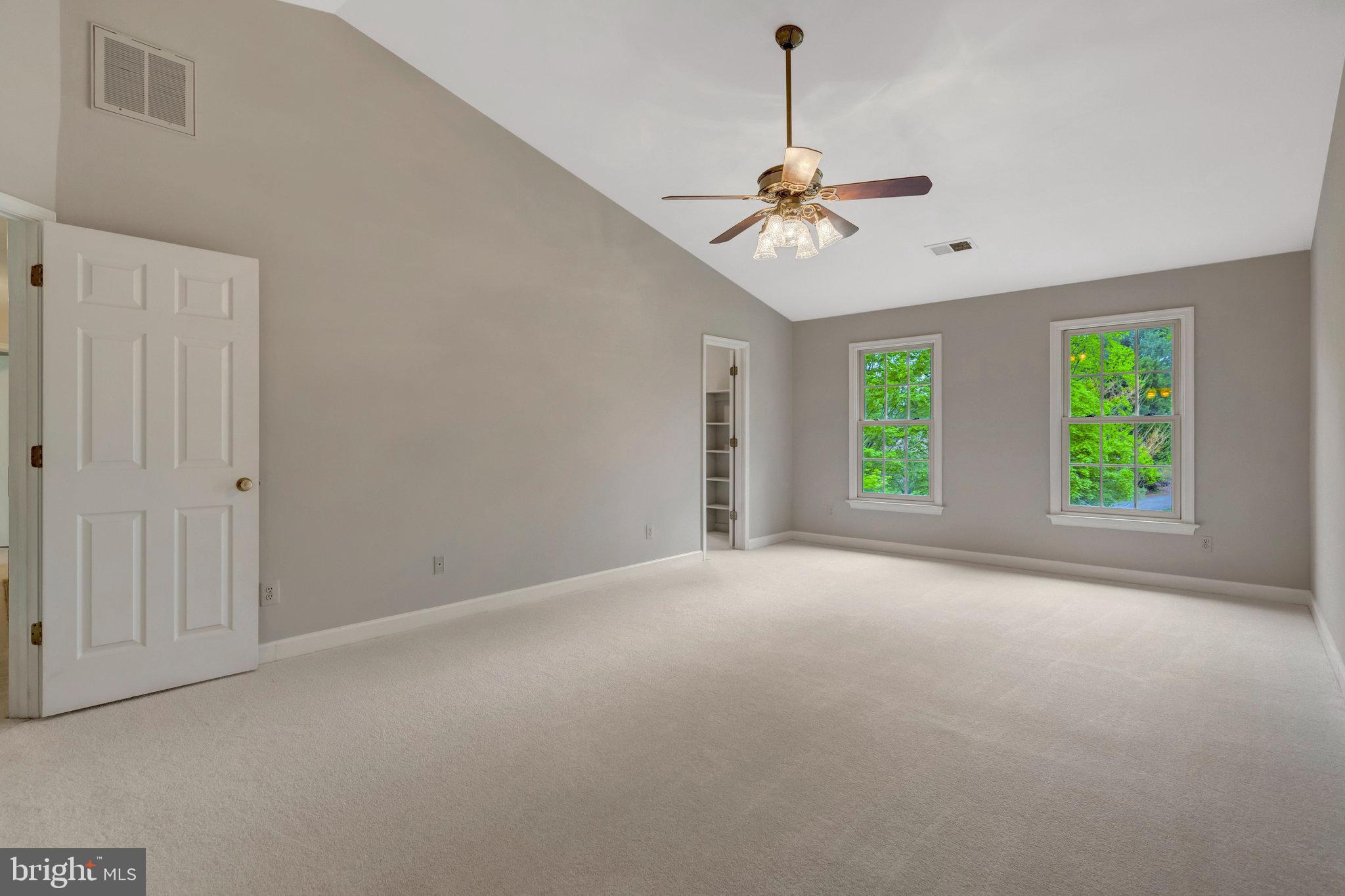 FAIRFAX HUNT - Residential