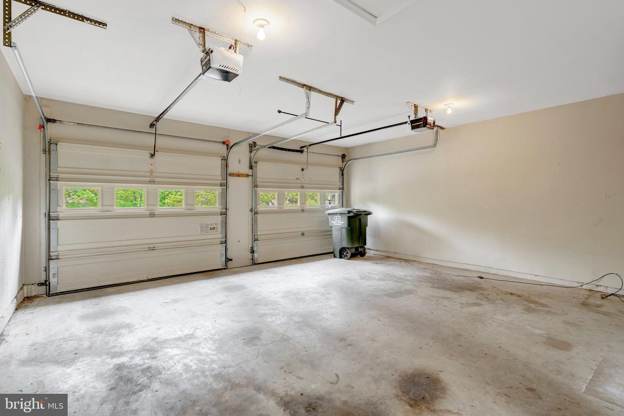 FAIRFAX HUNT - Residential