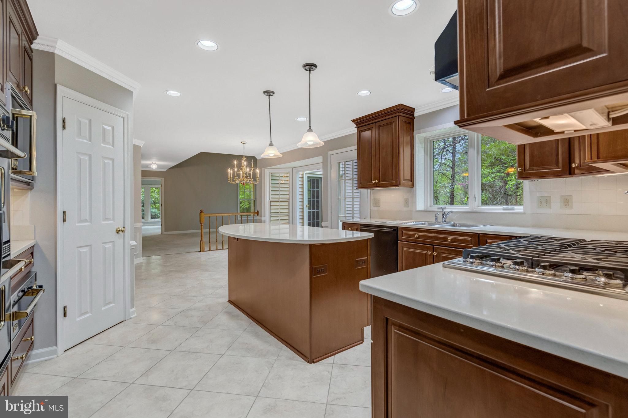 FAIRFAX HUNT - Residential