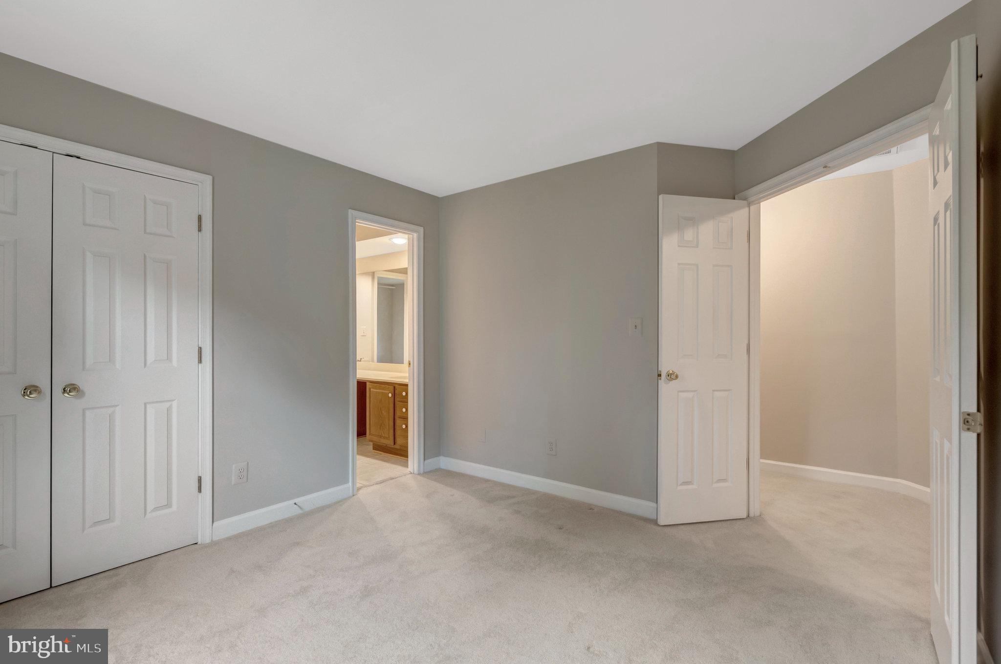 FAIRFAX HUNT - Residential